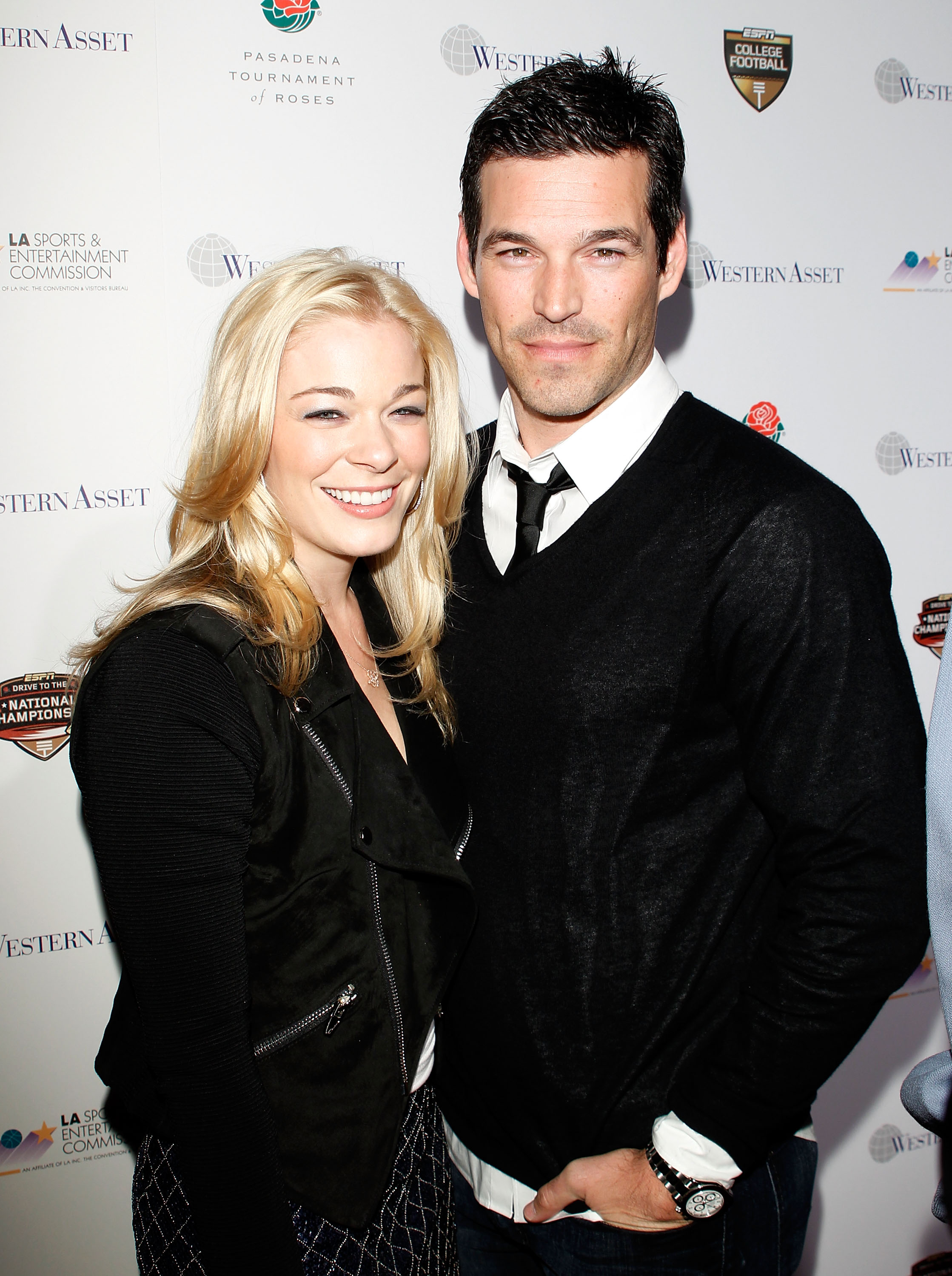 LeAnn Rimes y el actor en la Fiesta Oficial del Campeonato Nacional BCS 2010 el 6 de enero en Pasadena, California | Fuente: Getty Images