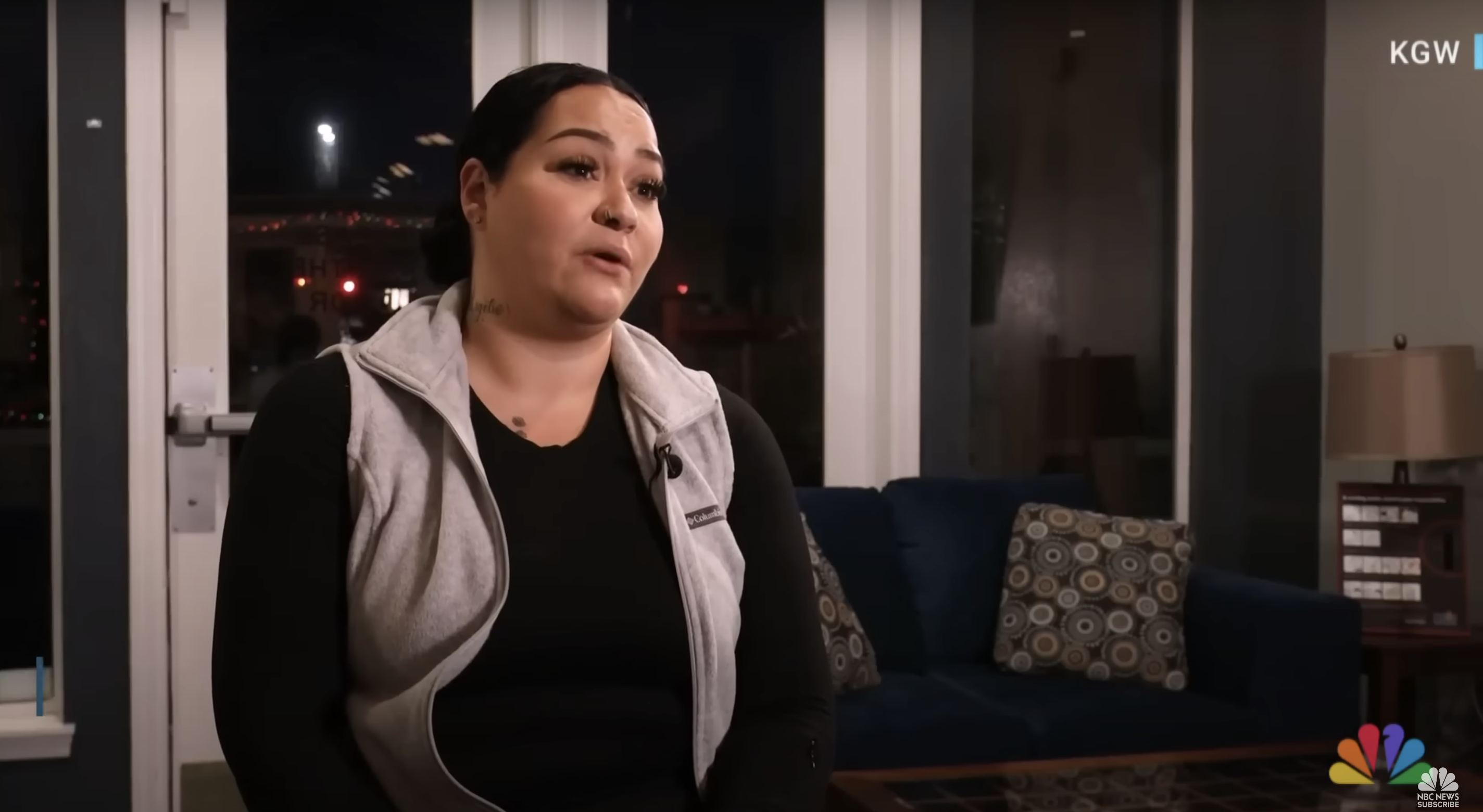 La prima de Tyler Chase, Latasha Rosales, compartiendo sus pensamientos sobre el sorprendente incidente, como se ve en un vídeo fechado el 11 de enero de 2024 | Foto: Youtube.com/nbcnews