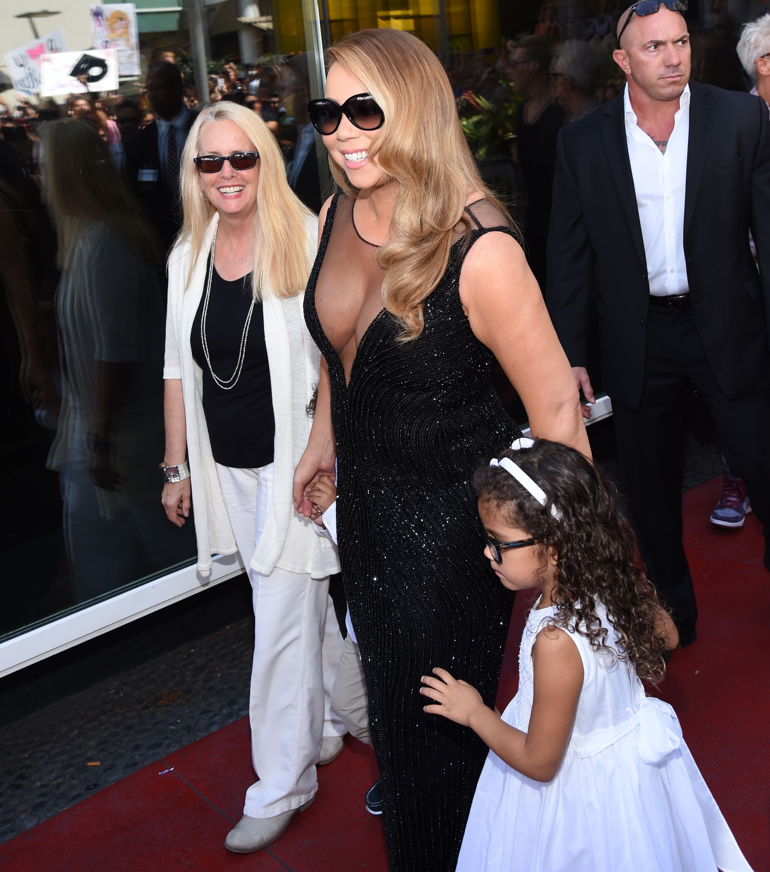 Patricia Hickey, Mariah Carey y Monroe Cannon en agosto de 2015 en Los Ángeles | Fuente: Getty Images