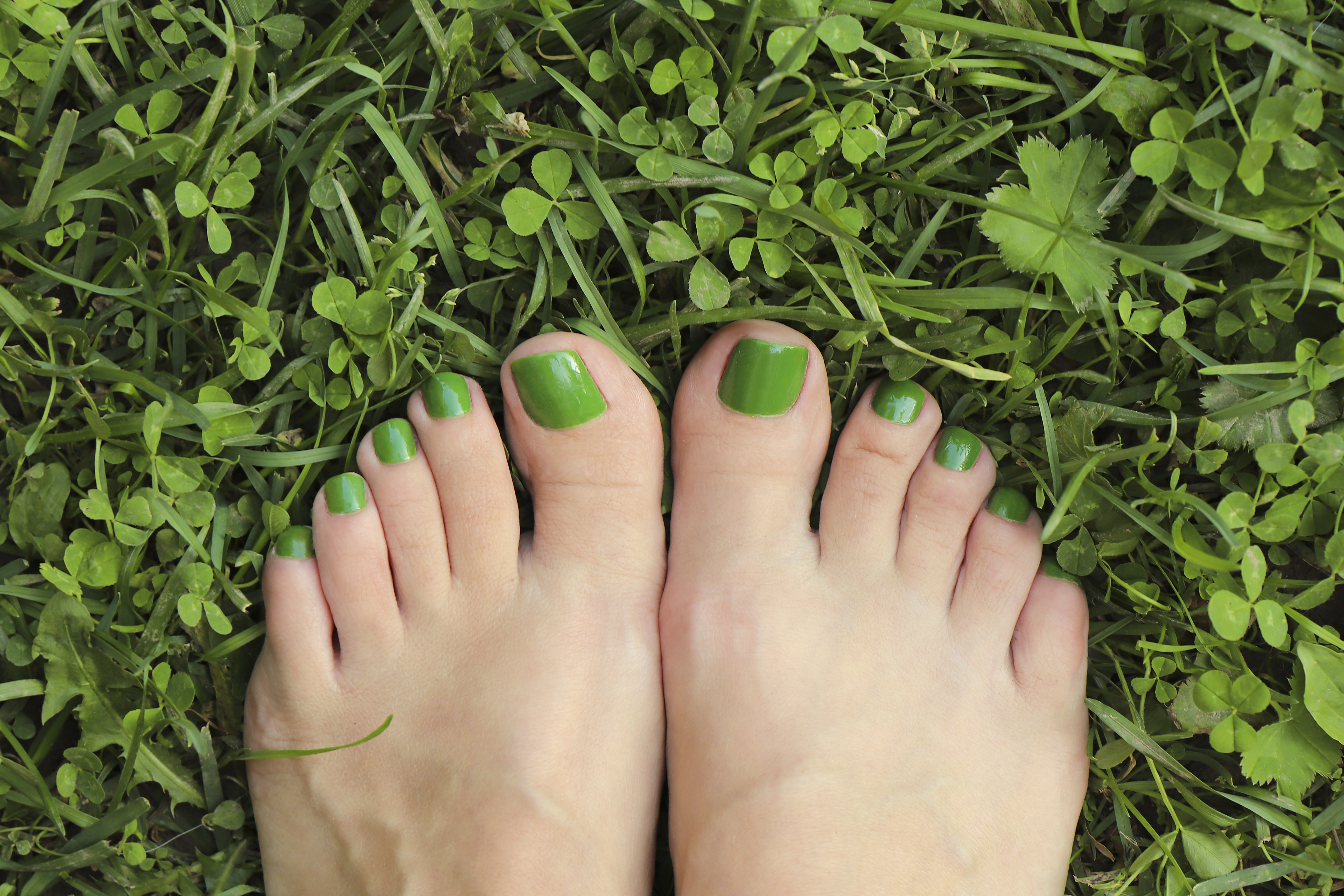 Esmalte de uñas verde | Foto: Getty Images