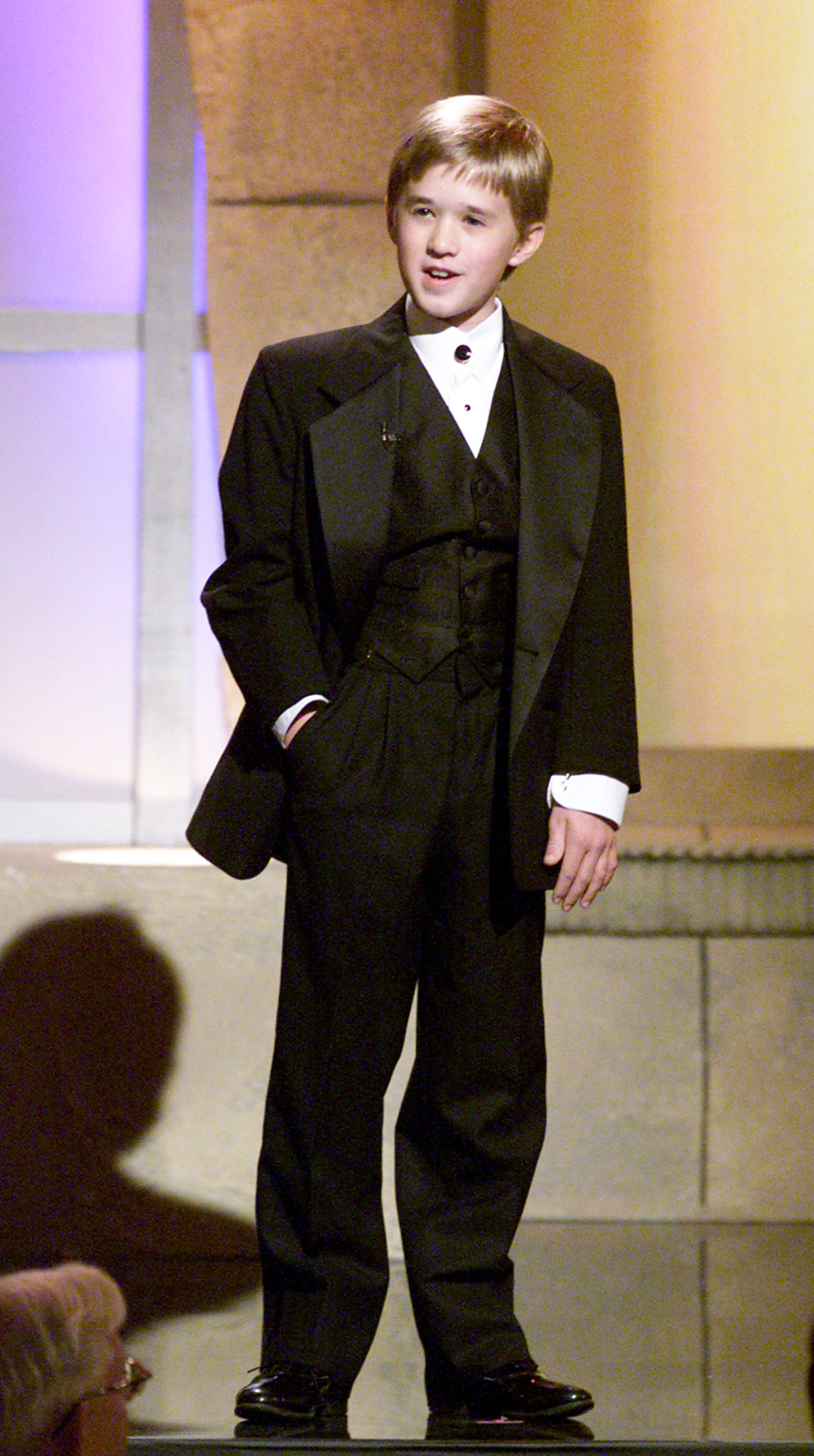 Haley Joel Osment en "Hollywood Salutes Bruce Willis: An American Cinematheque Tribute" en el Hotel Beverly Hilton el 23 de septiembre de 2000 en Beverly Hills, California. | Fuente: Getty Images