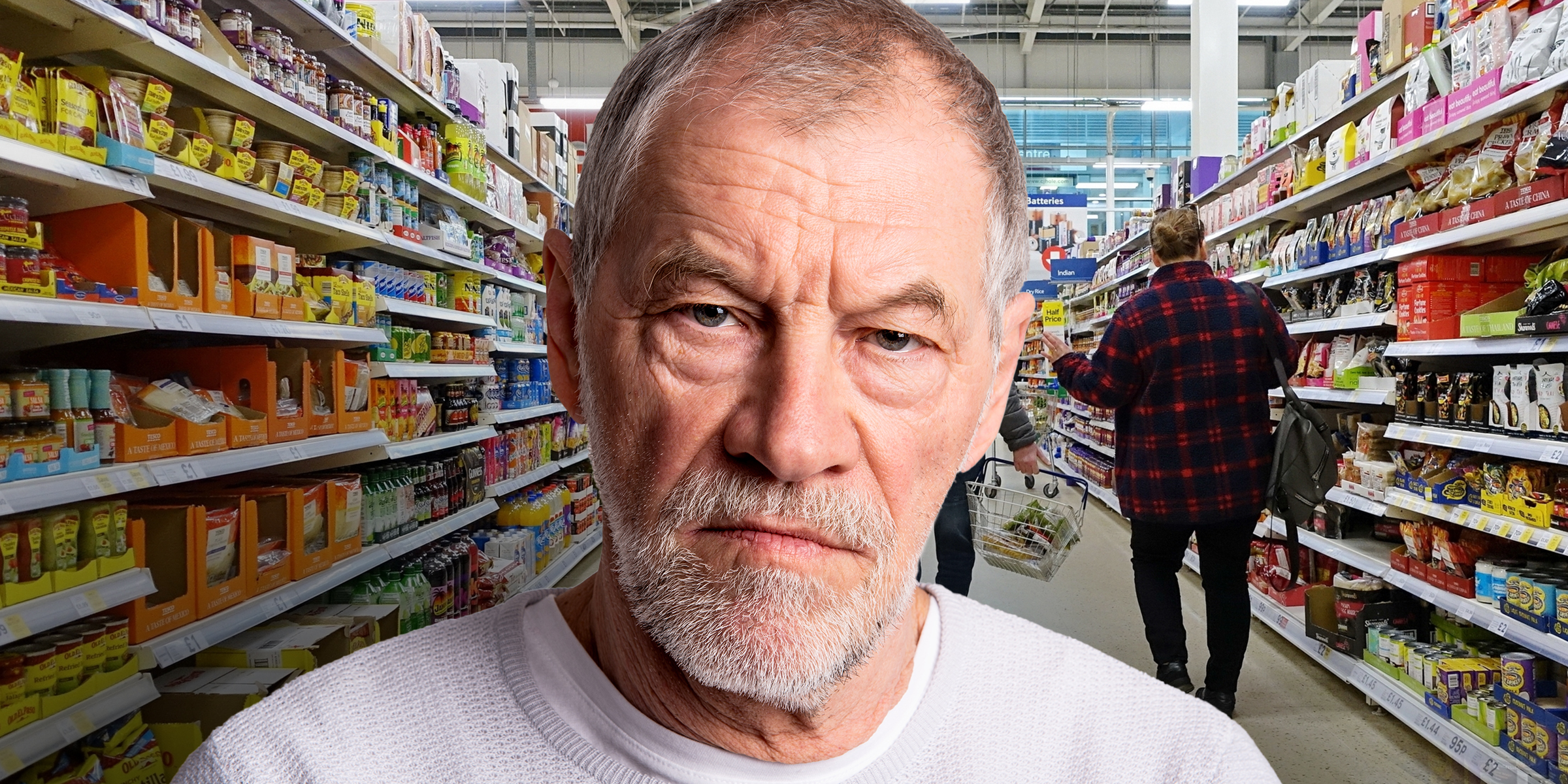 Un hombre enfadado fotografiado en unos grandes almacenes | Fuente: Shutterstock