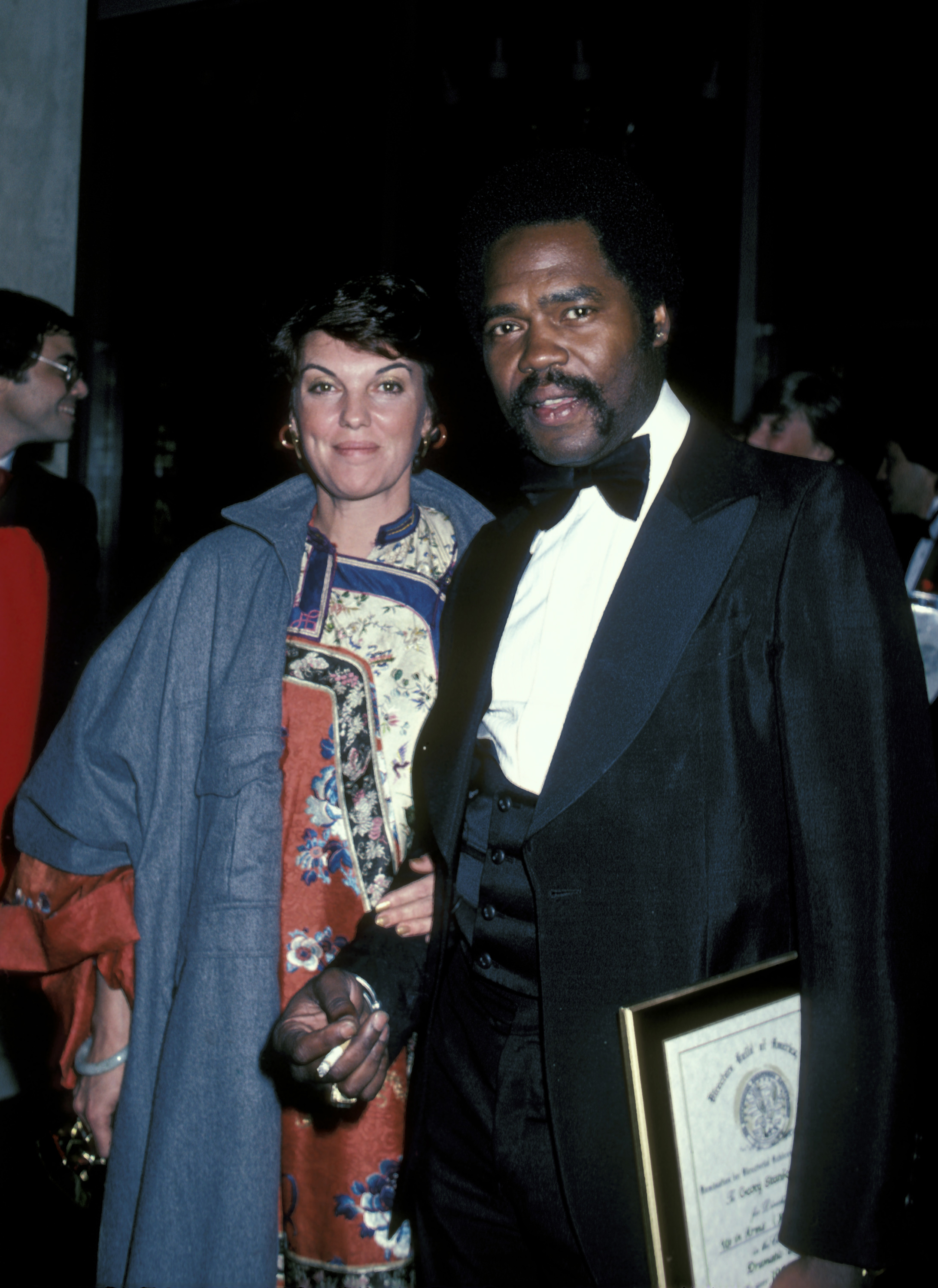 Tyne Daly y Georg Stanford Brown durante la 34.ª edición de los Premios del Sindicato de Directores, celebrada el 13 de marzo de 1982 en Beverly Hills, California. | Fuente: Getty Images