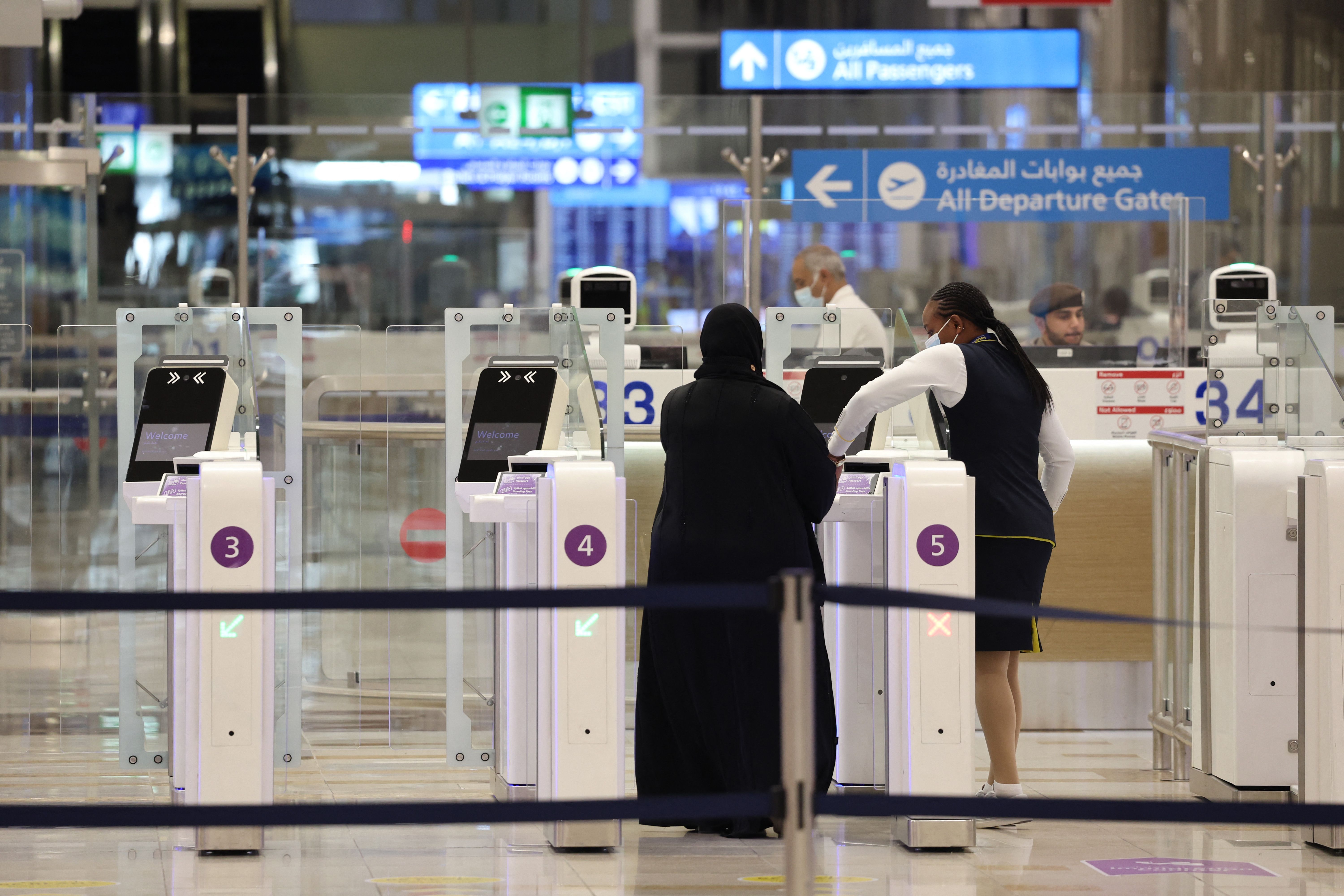 Terminal 3 del Aeropuerto Internacional de Dubai, en el emirato del Golfo de Dubai, el 16 de agosto de 2022. | Foto: Getty Images