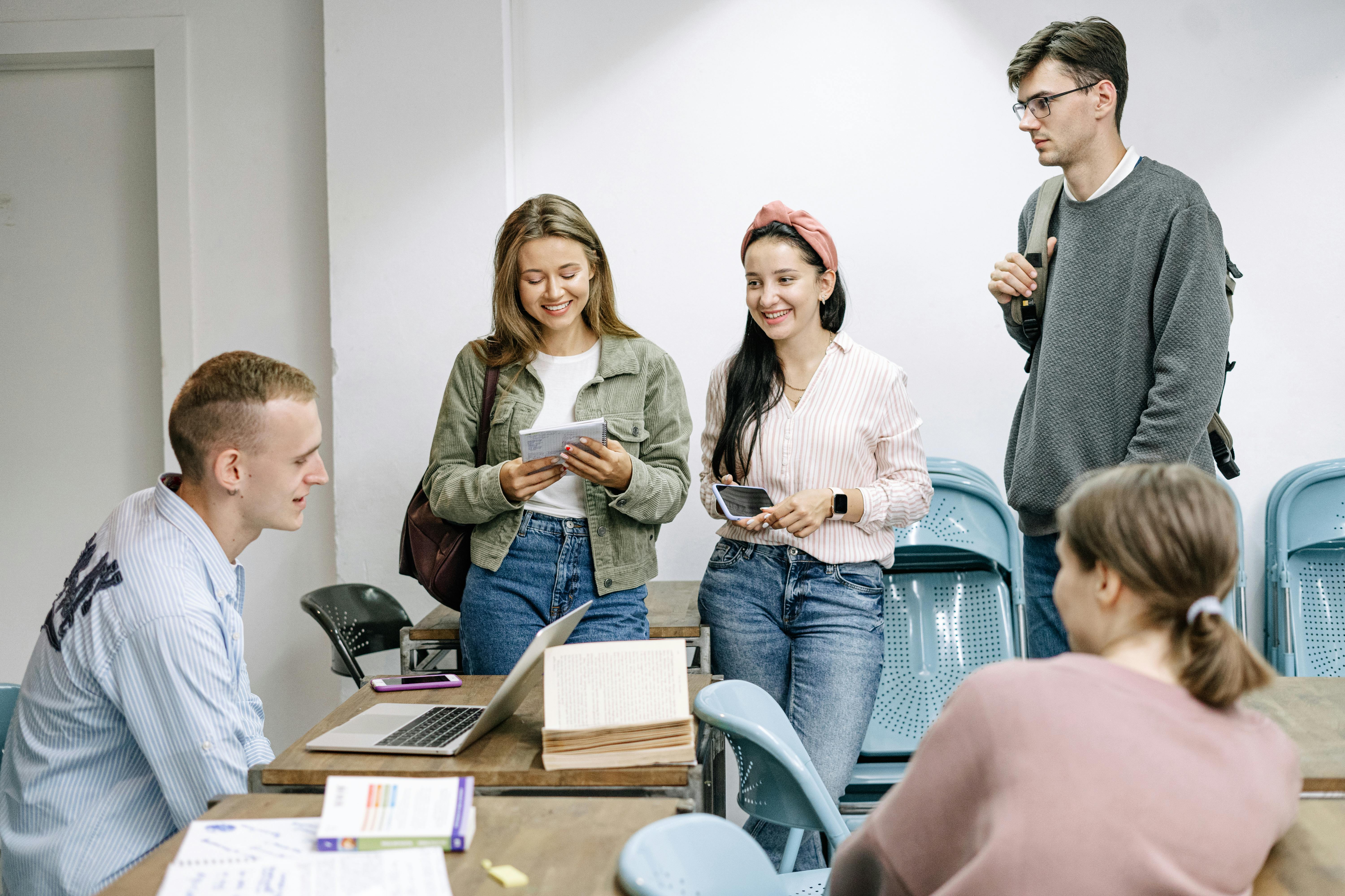 Un grupo de amigos del instituto | Foto: Pexels