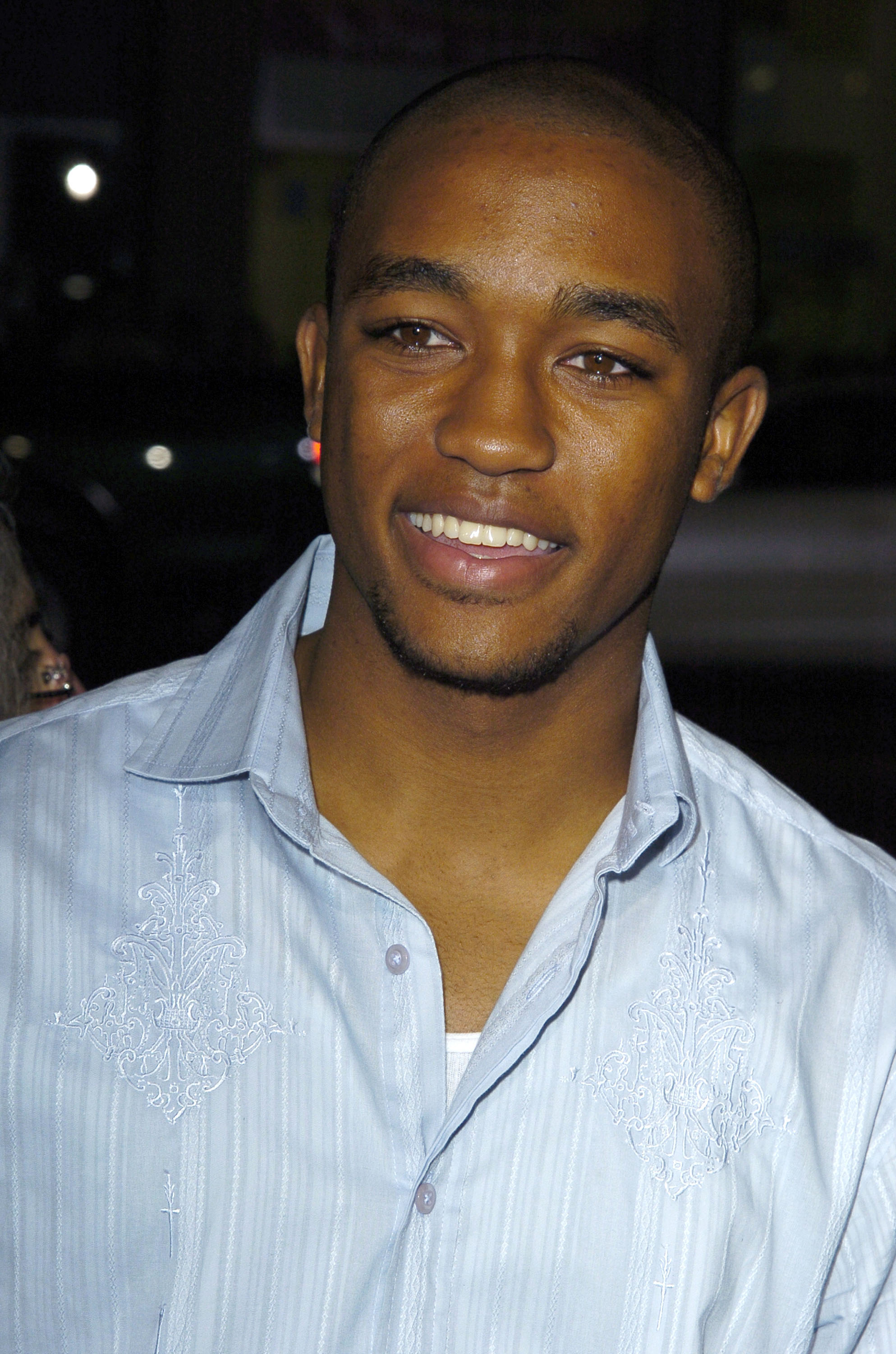 Lee Thompson Young el 6 de octubre de 2004 | Fuente: Getty Images