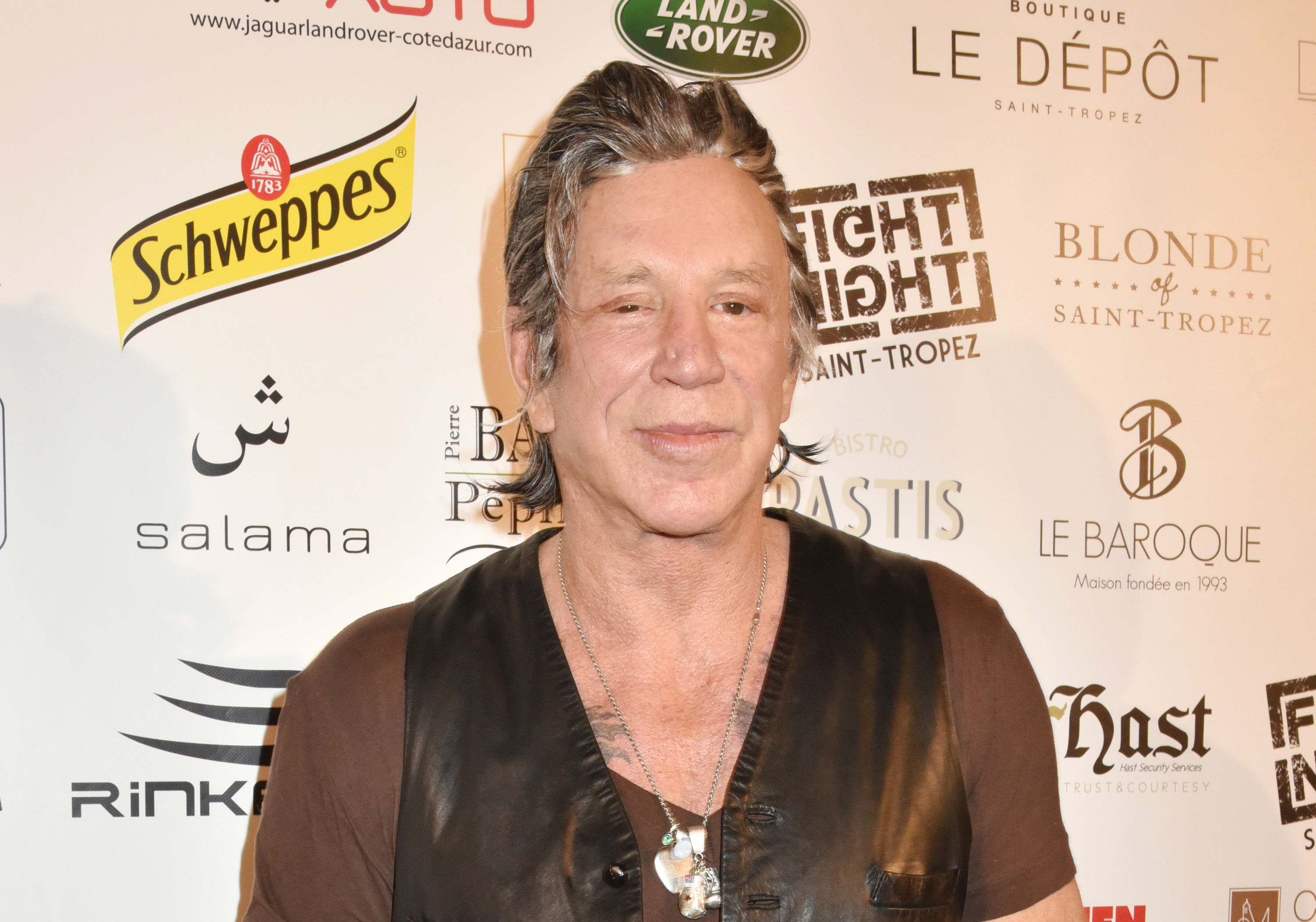 Mickey Rourke asiste a la gala "Fight Night 2016" en La Citadelle el 4 de agosto de 2016 en Saint-Tropez, Francia. | Fuente: Getty Images