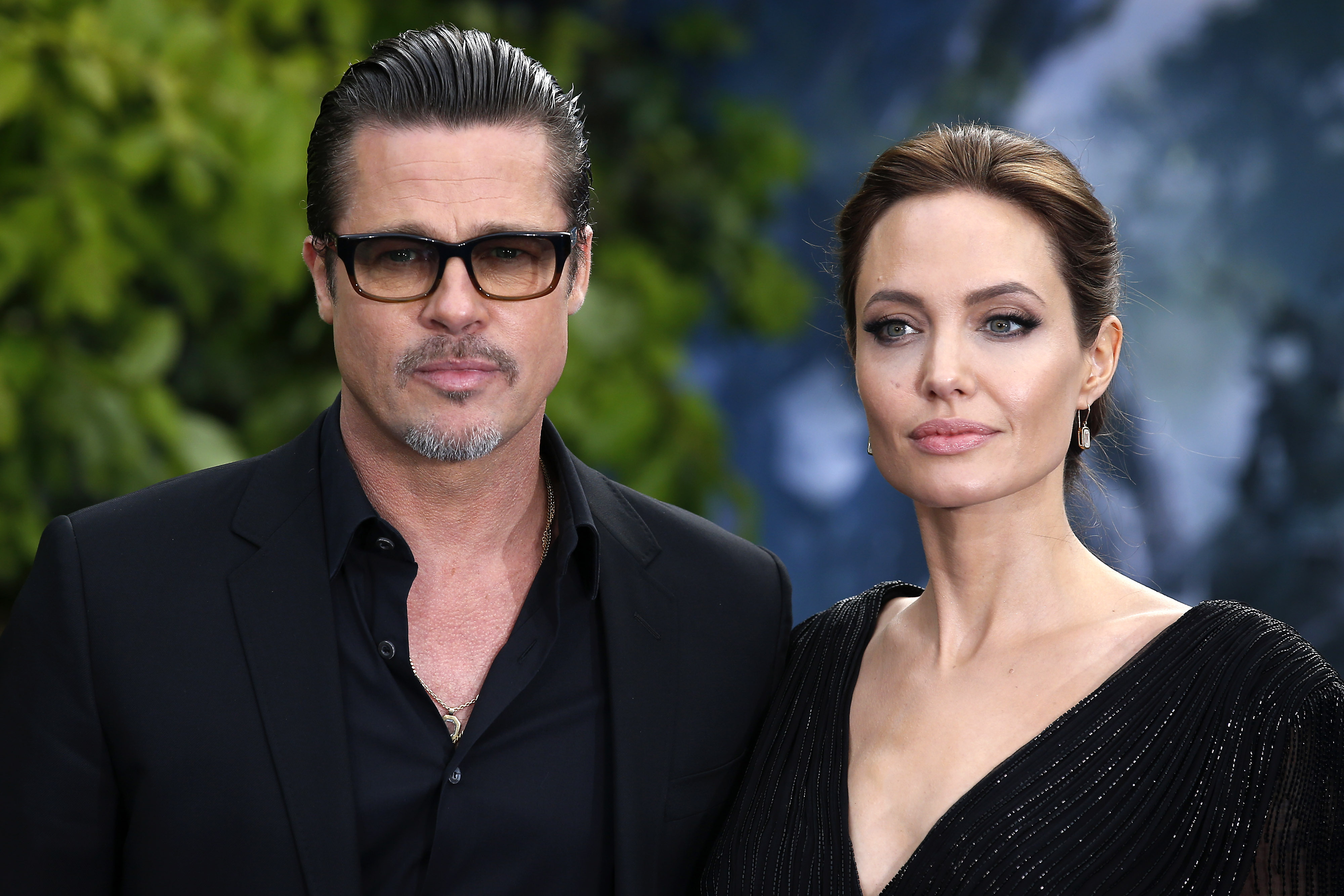 Brad Pitt y Angelina Jolie asisten al estreno de "Maléfica" en el Palacio de Kensington, Londres, el 5 de agosto de 2014 | Foto: Getty Images