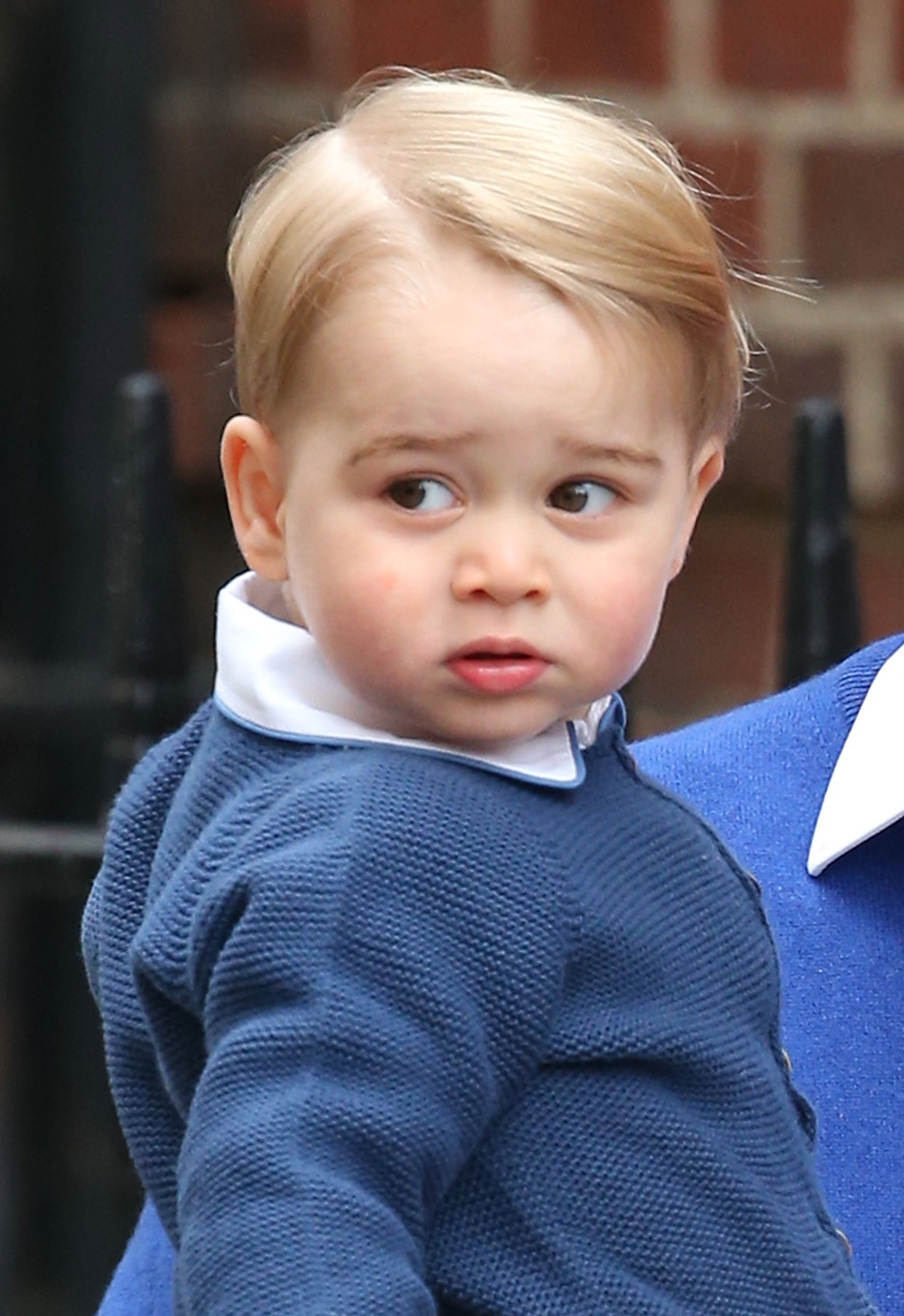 George volvió al ala Lindo con William el 2 de mayo, cuando la familia dio la bienvenida a la princesa Charlotte. Menos de dos años después de salir de ese mismo hospital como recién nacido, volvía ya como hermano mayor.