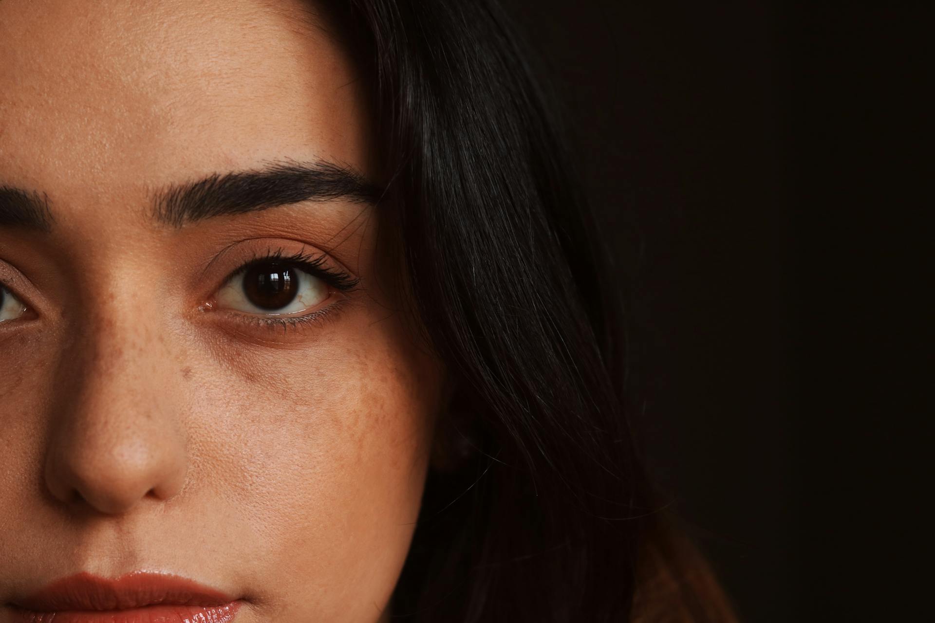 Primer plano de la cara de una mujer | Fuente: Pexels