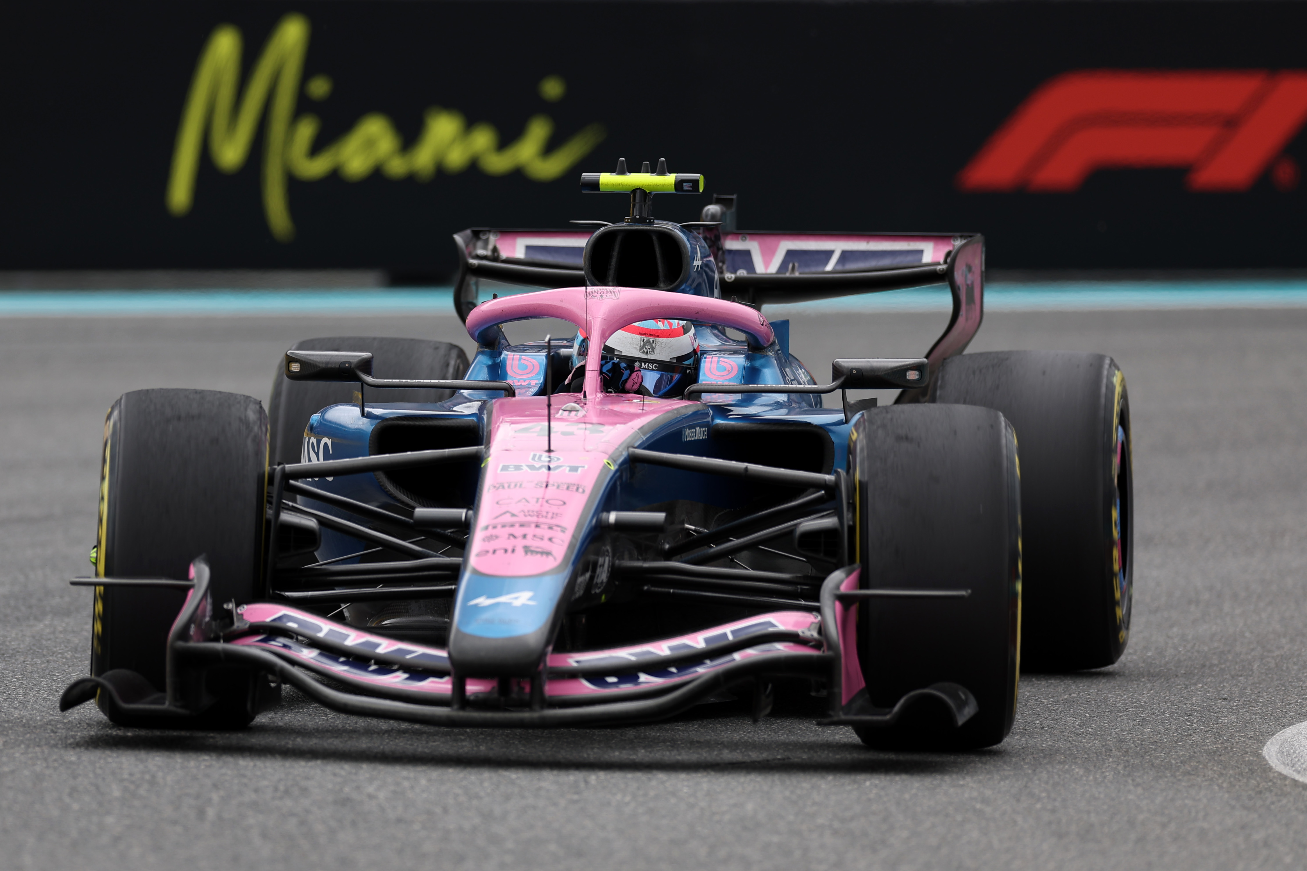 Franco Colapinto de Argentina al volante del Mercedes Alpine F1 A526 (número 43) en pista durante el Gran Premio de Fórmula 1 de Miami en el Autódromo Internacional de Miami el 3 de mayo de 2026 en Miami, Florida. | Fuente: Getty Images