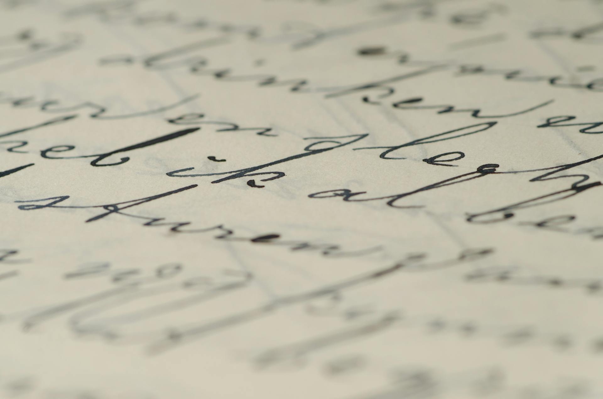 Un primer plano de la escritura a mano | Fuente: Pexels