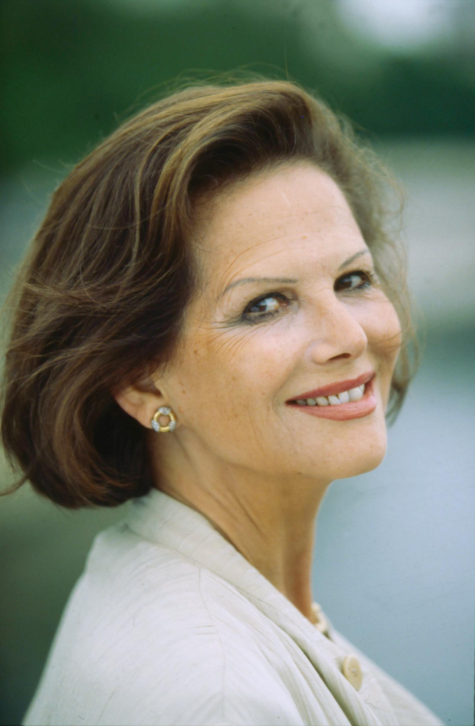 Claudia Cardinale fotografiada el 1 de junio de 1997 en París, Francia. | Fuente: Getty Images