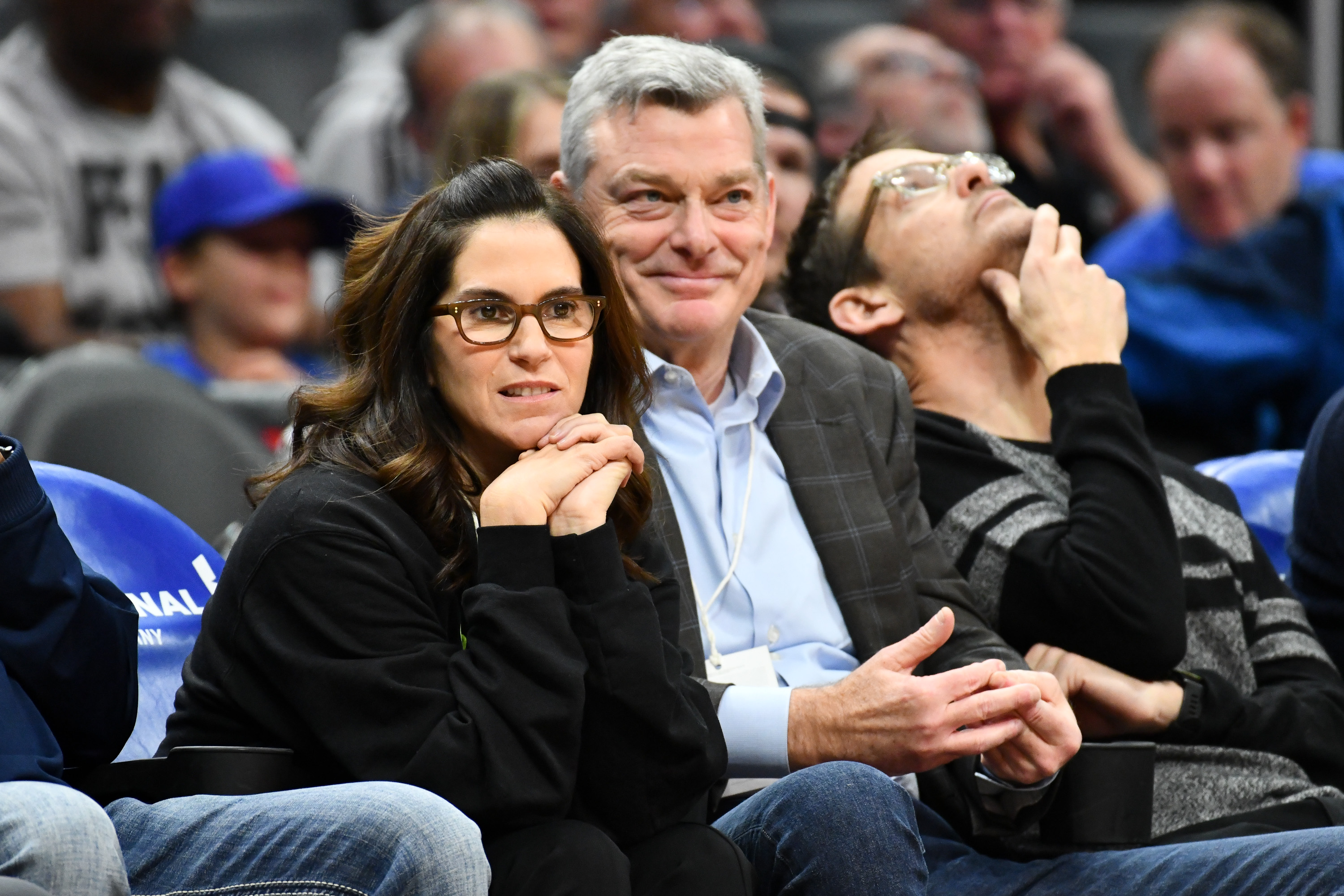 Jami Gertz y Tony Ressler asisten a un partido de baloncesto entre los Clippers de Los Ángeles y los Hawks de Atlanta en Los Ángeles, California, el 28 de enero de 2019 | Fuente: Getty Images