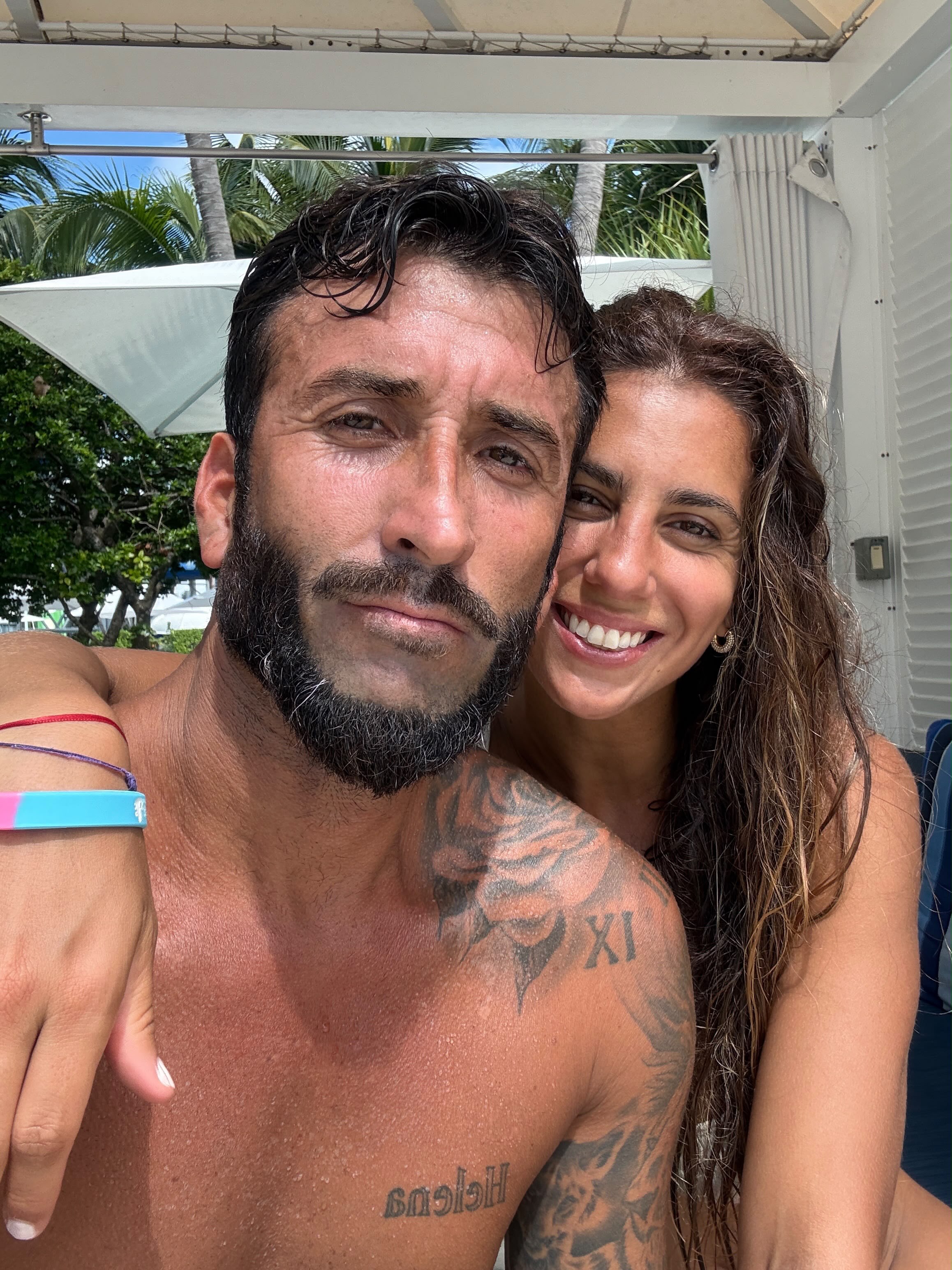 Cinthia Fernández junto a su novio Roberto Castillo durante su viaje de vacaciones a Miami | Fuente: Instagram/cinthia_fernandez_
