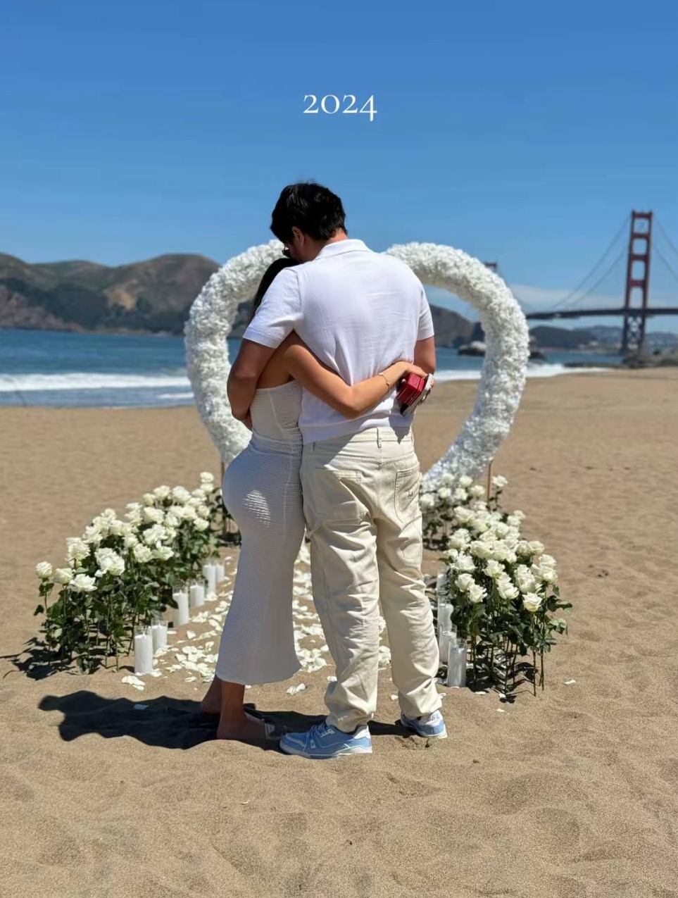 Carolina Flores junto a su esposo, Alejandro Sánchez, en su boda | Fuente: TikTok/carolinaff444