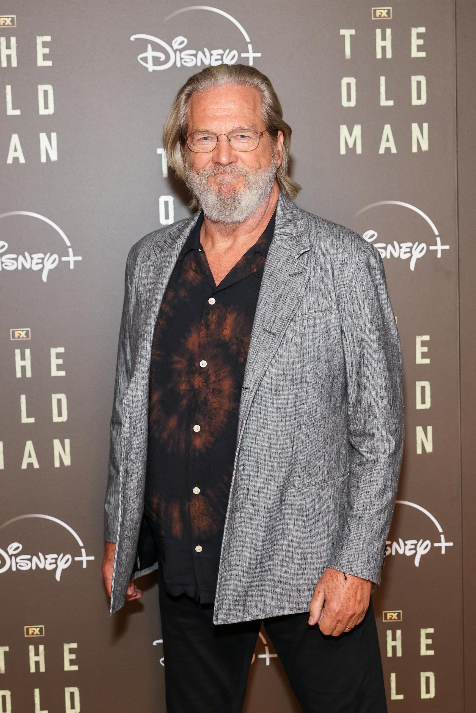 Jeff Bridges asiste a la proyección de "The Old Man", con un invitado especial en Londres, Inglaterra, el 22 de septiembre de 2022 | Fuente: Getty Images