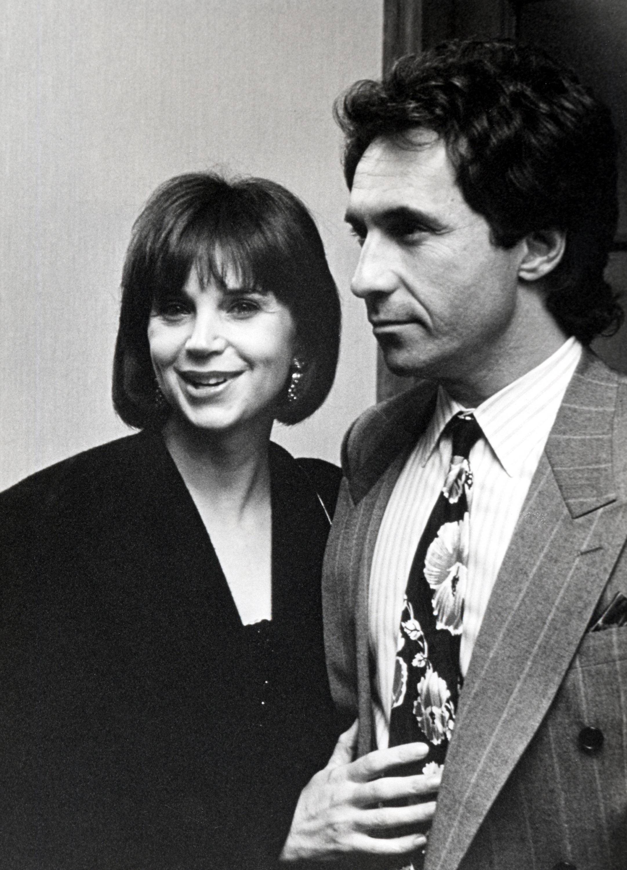 Cindy Williams y su marido durante el almuerzo anual de la Asociación de Profesores de Cine de Los Ángeles en Los Ángeles, California, el 13 de marzo de 1989 | Fuente: Getty Images