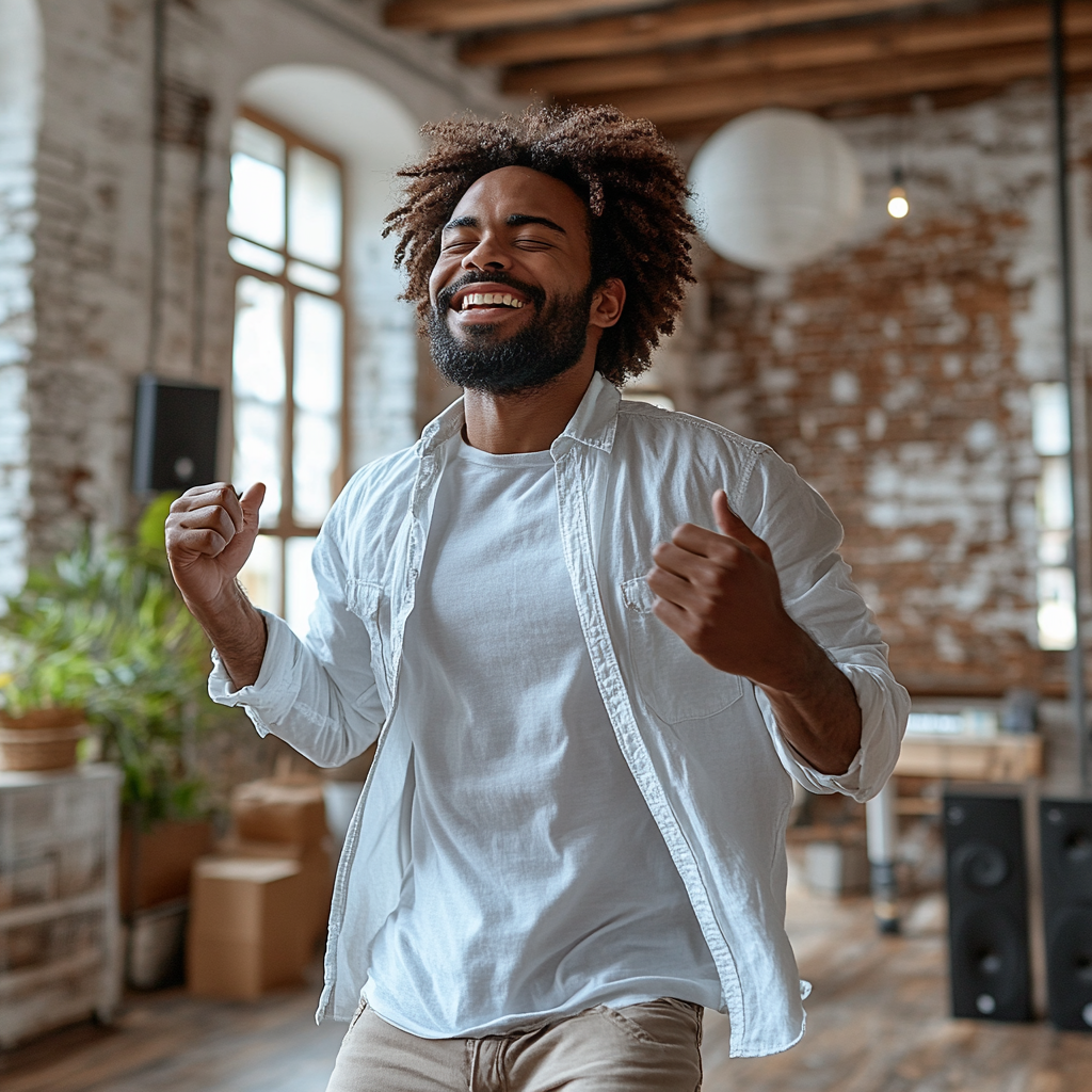 Un hombre bailando en su Apartamento | Fuente: Midjourney