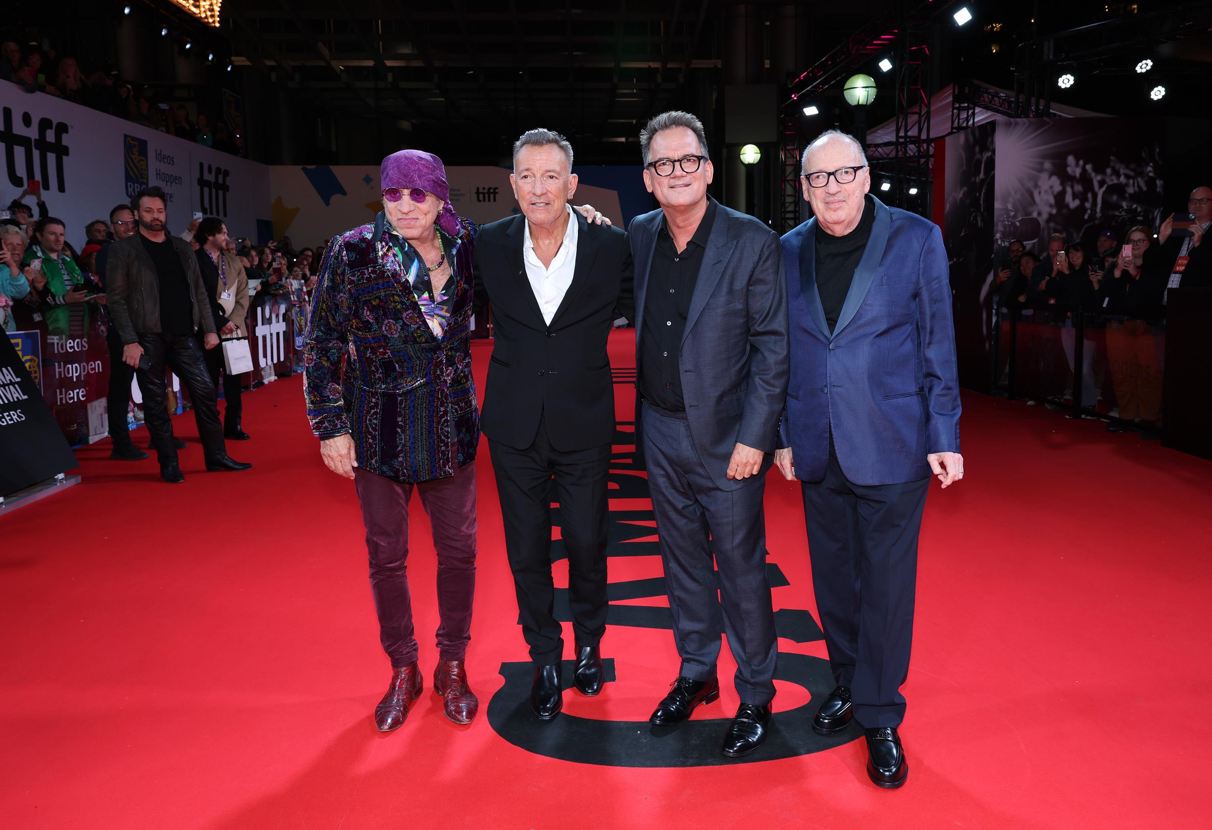 Steven Van Zandt, Bruce Springsteen, Thom Zimny y Jon Landau en el estreno de "Road Diary: Bruce Springsteen and the E Street Band" durante el Festival Internacional de Cine de Toronto en Toronto, Ontario, el 8 de septiembre de 2024 | Fuente: Getty Images