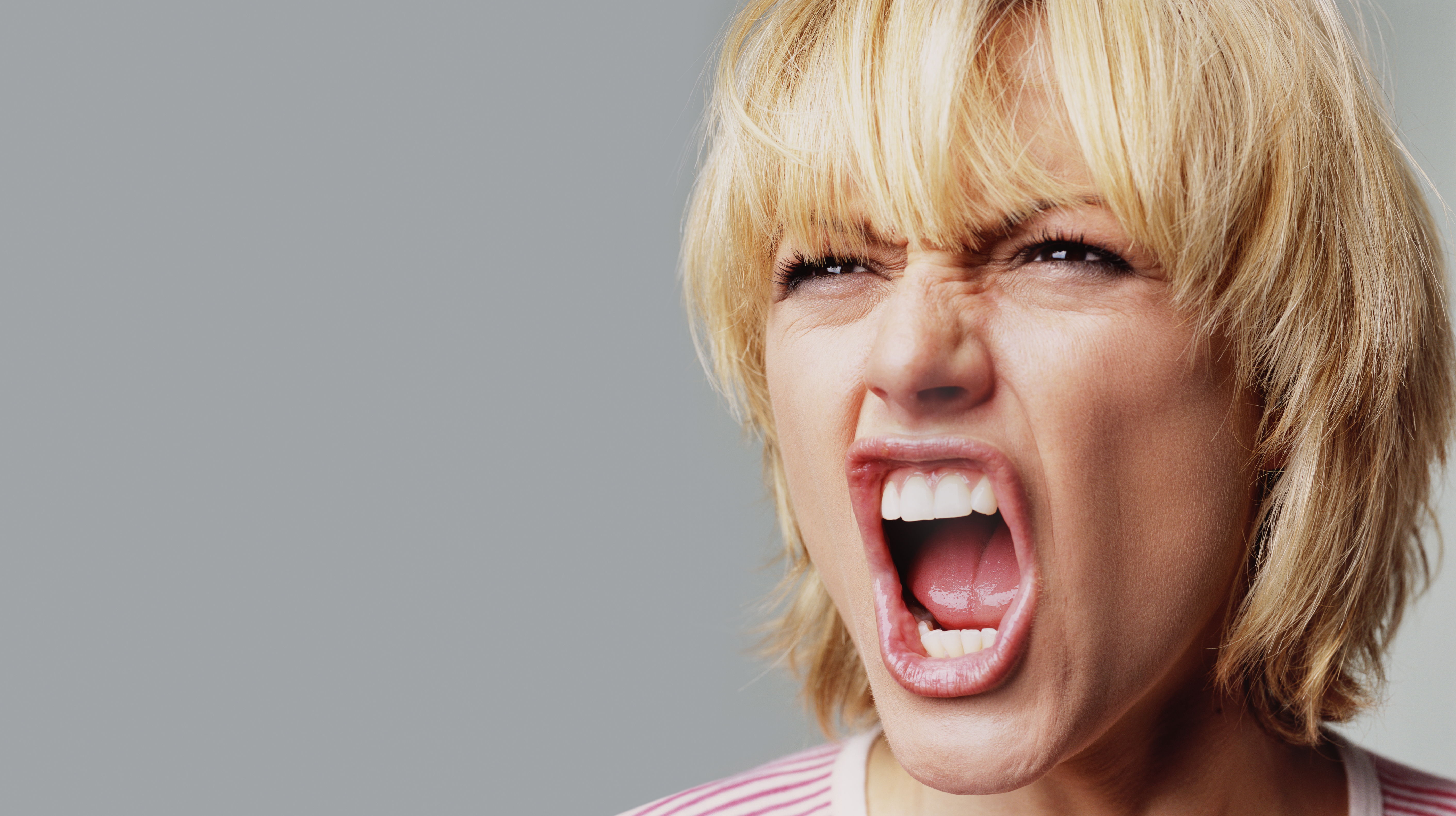Mujer gritando de rabia | Foto: Getty Images
