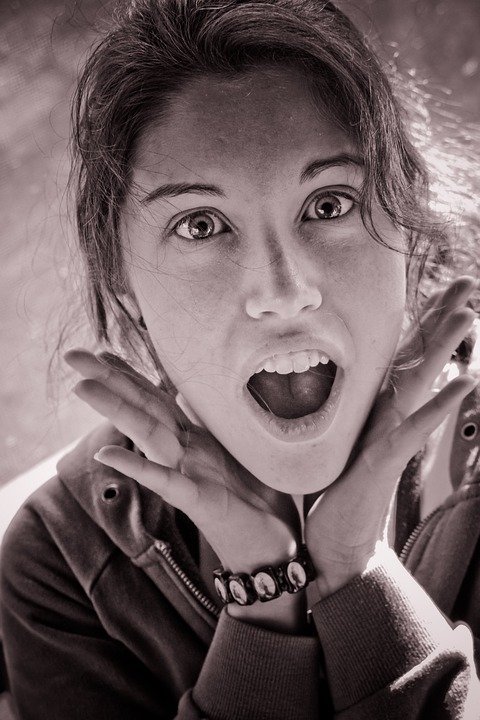 Adolescente con expresión de shock.| Imagen tomada de: Pixabay