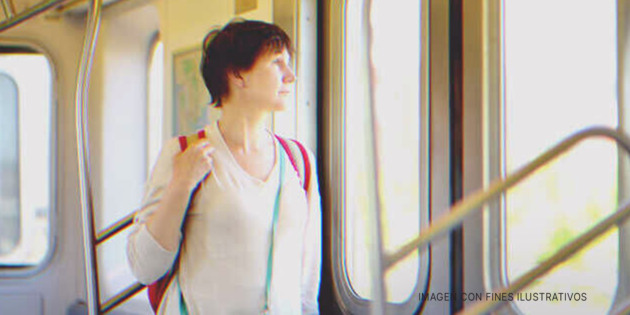 Mujer de mediana edad en el transporte público. | Foto: Shutterstock