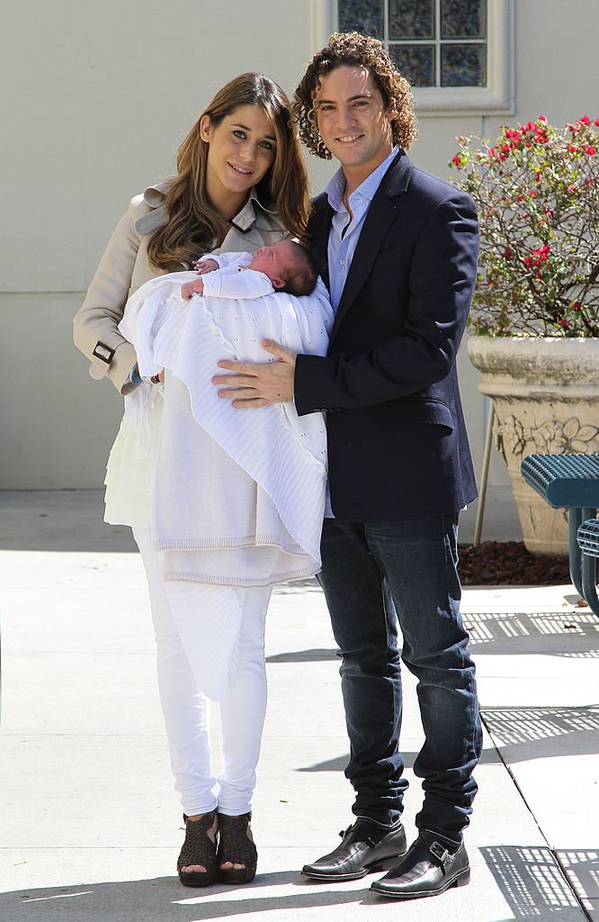 Elena Tablada y David Bisbal con su hija recién nacida.| Fuente: Getty Images