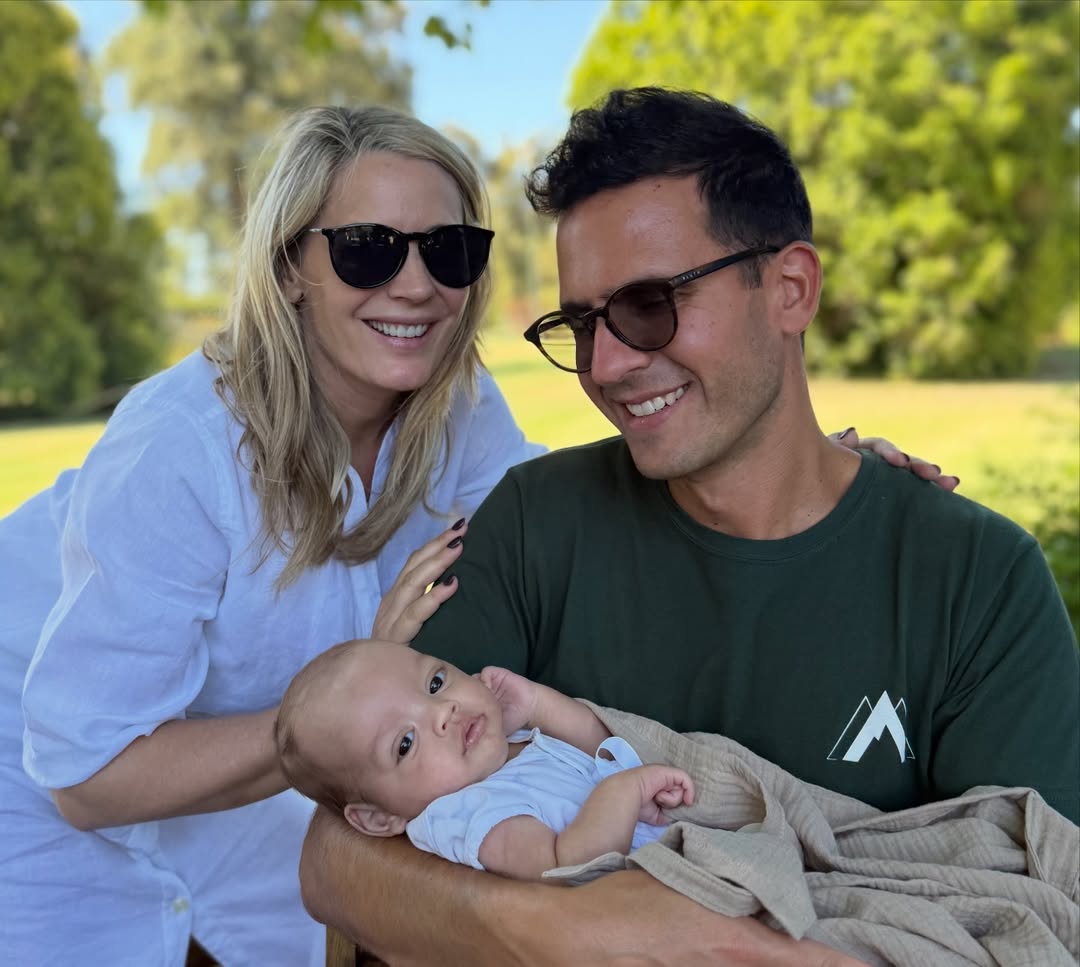 Rocío Marengo con su hijo Isidro y Nico Peralta en el rompehielos de Emily Lucius | Fuente: Instagram/marengorocio