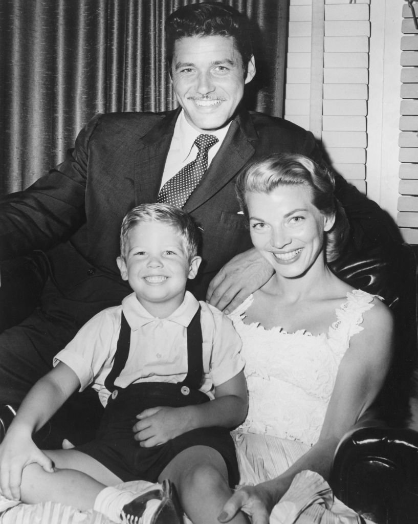 Guy Williams junto a su esposa Janice Cooper y su hijo. | Foto: Getty Images