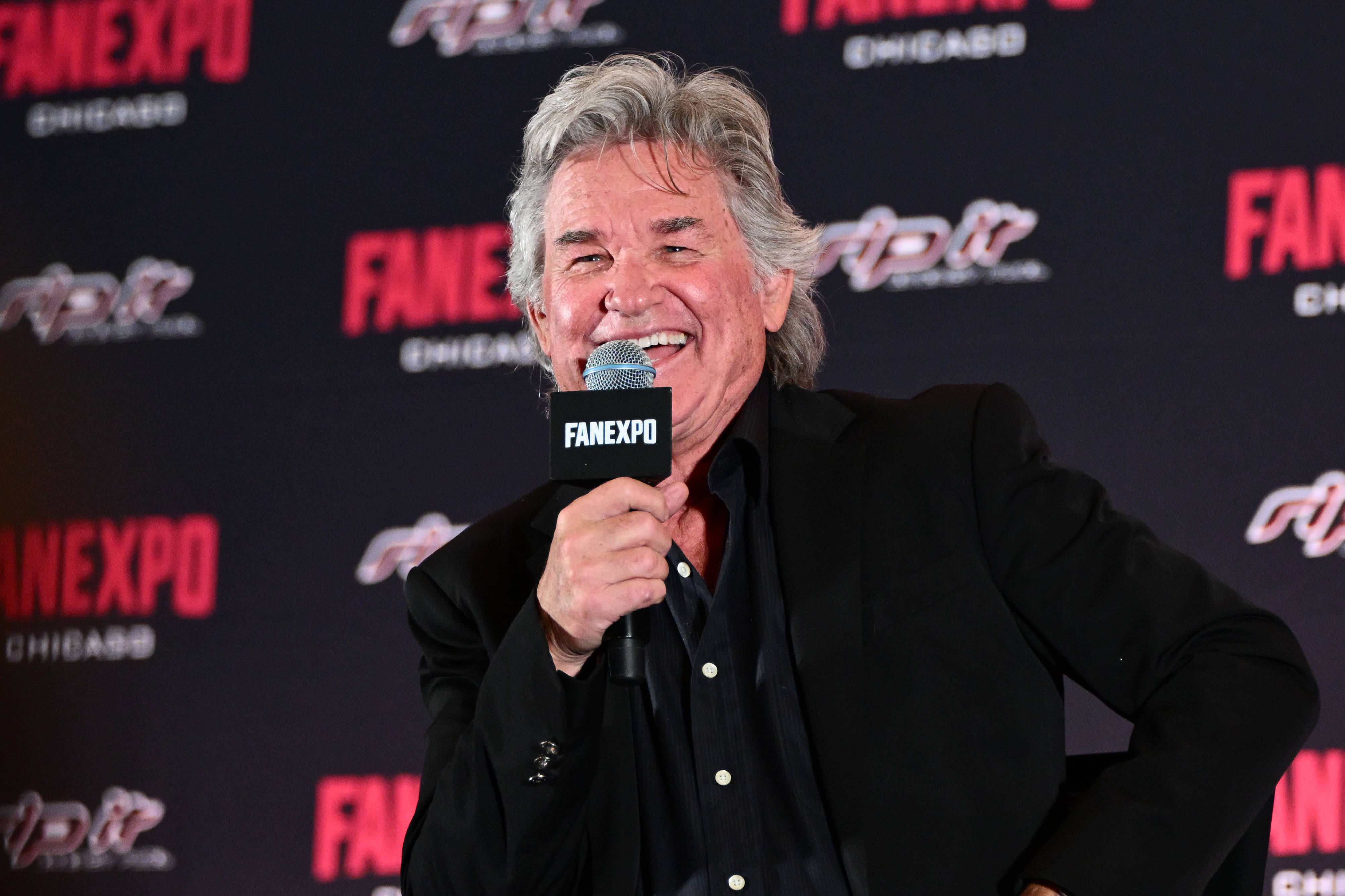 Russell dijo más tarde que su negocio seguía teniendo su sede principal en Los Ángeles, así que durante años su vida consistió en ir y venir, en lugar de simplemente alejarse de Hollywood. | Fuente: Getty Images