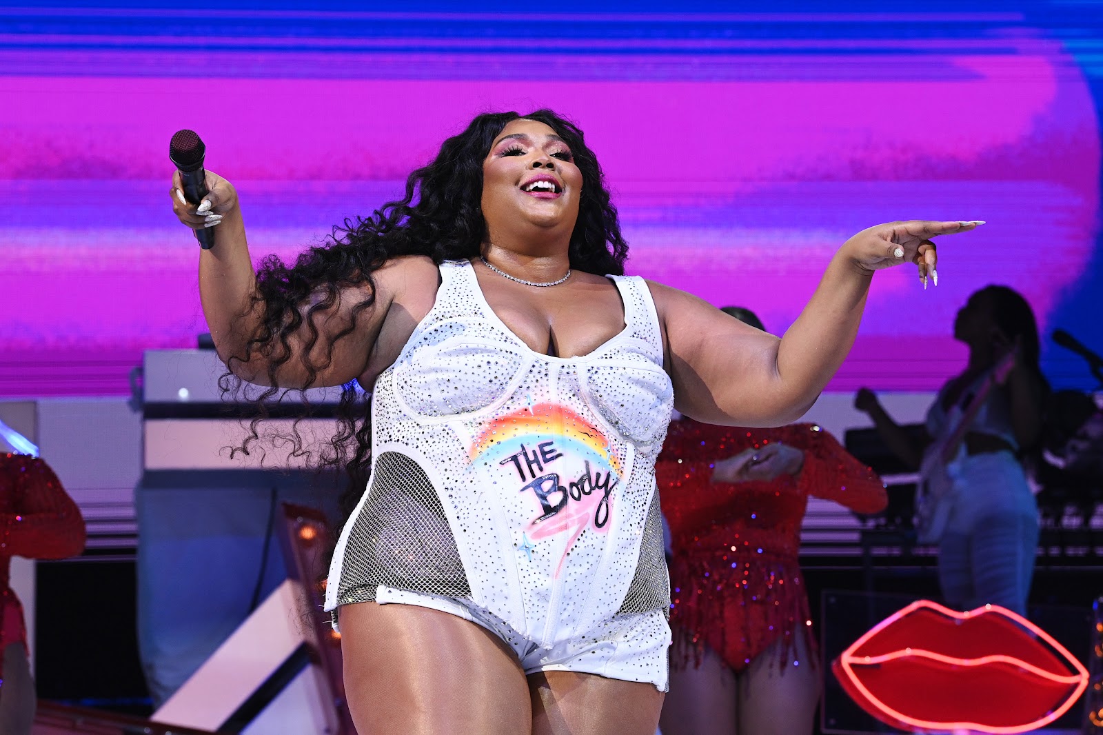 Lizzo actúa en directo desde Miami Beach el 4 de diciembre de 2021, en Miami Beach, Florida. | Fuente: Getty Images