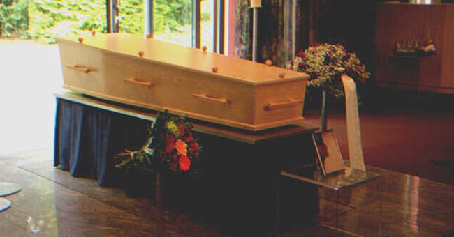 Un féretro en un funeral | Foto: Shutterstock