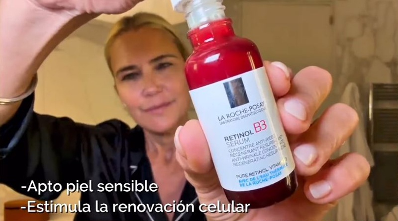 Valeria Mazza mostrando el producto Redermic Retinol B3 Serum que utiliza para su rutina de belleza para la noche | Fuente: Instagram/tainagravier