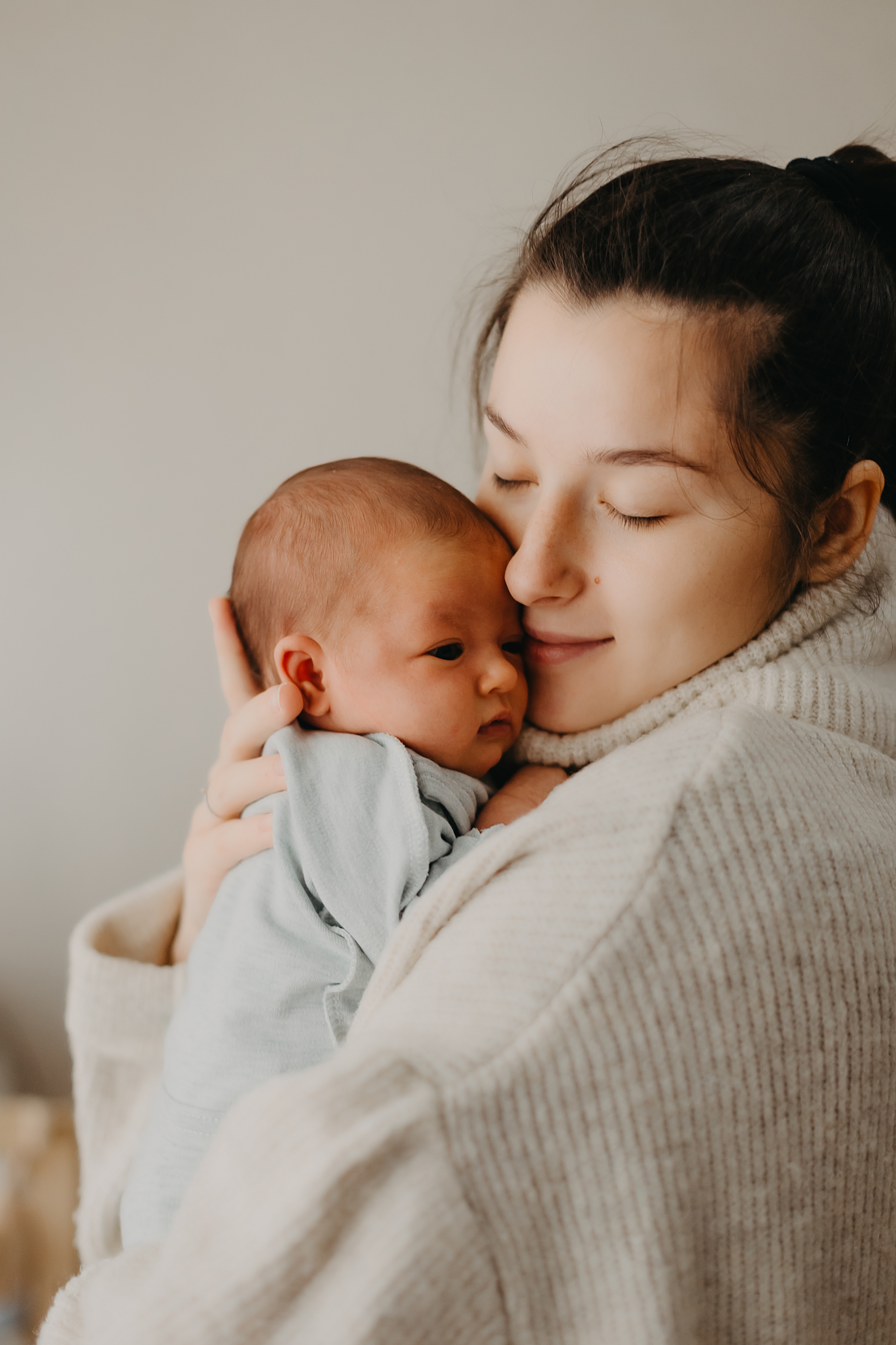 Una madre con su bebé | Foto: Shutterstock