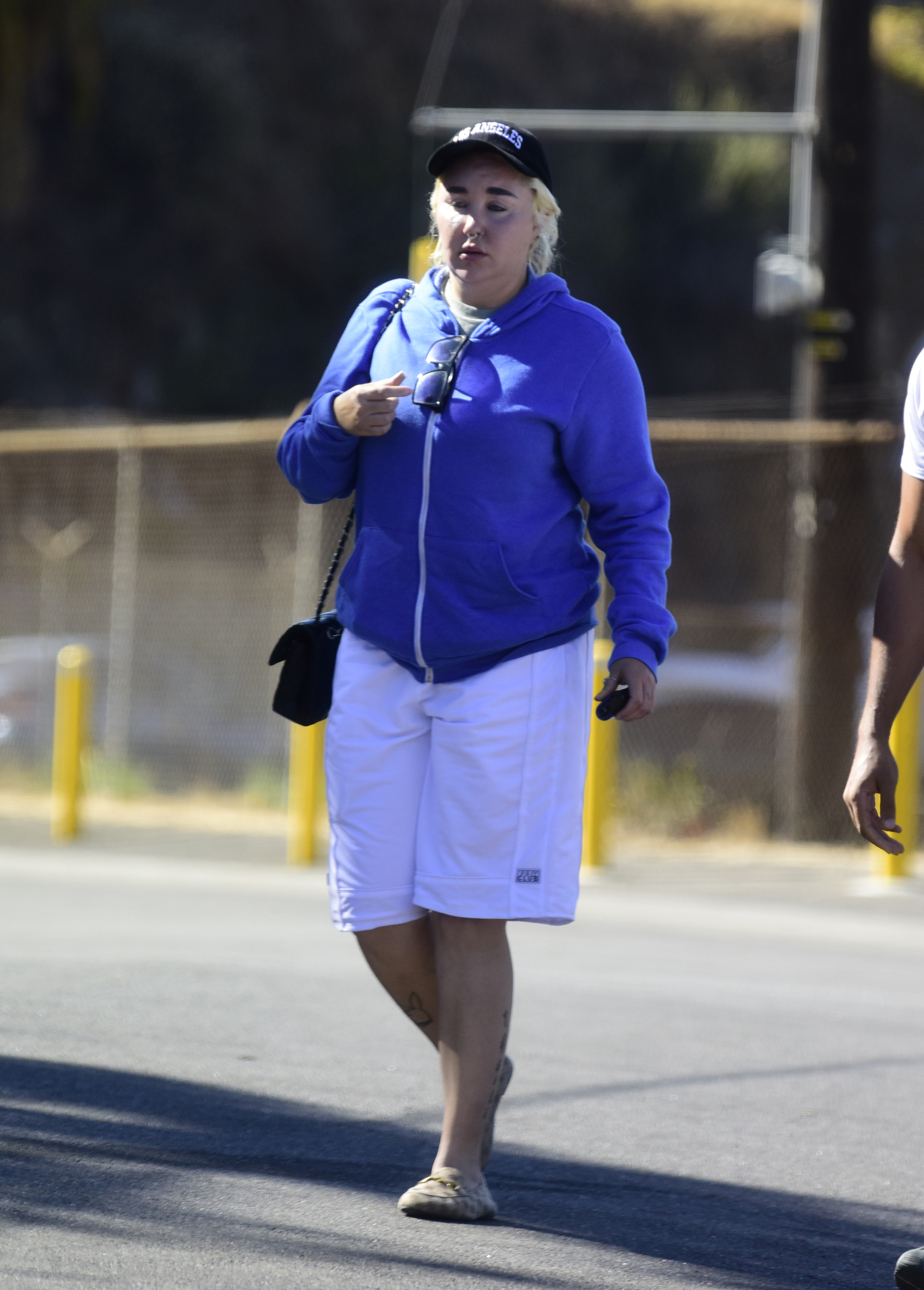 Amanda Bynes, vista por la calle el 10 de julio de 2025 en Los Ángeles, California. | Fuente: Getty Images