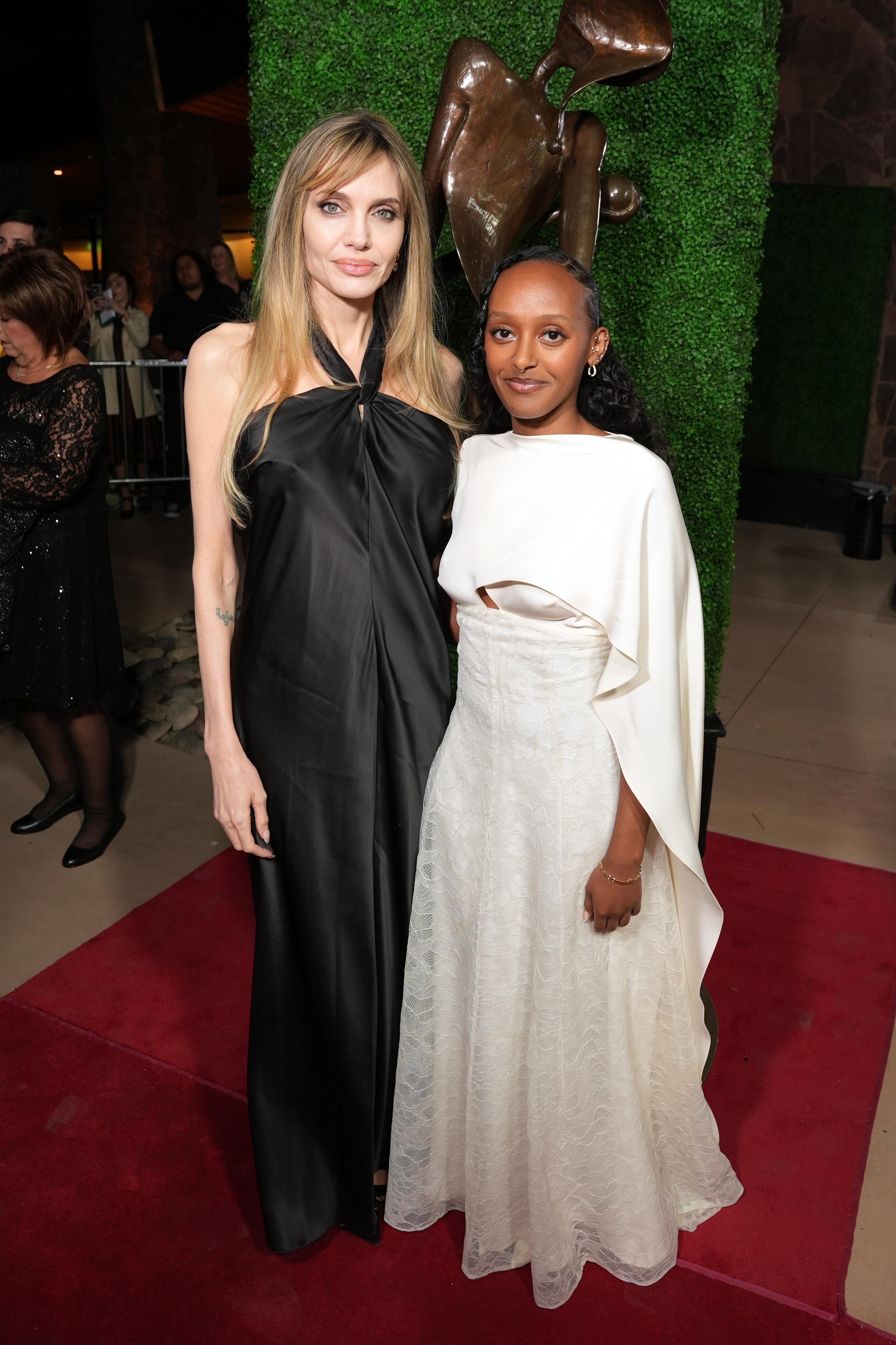 Zahara Marley y Angelina Jolie acuden a la 36.ª edición de los Premios del Festival Internacional de Cine de Palm Springs el 3 de enero de 2025 | Fuente: Getty Images