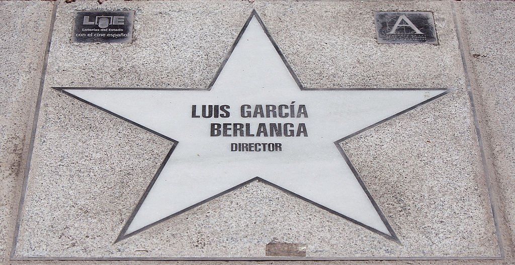 Estrella de Luis García Berlanga en el Paseo de la Fama el 27 de junio de 2011 en Madrid, España. | Foto: Getty Images.
