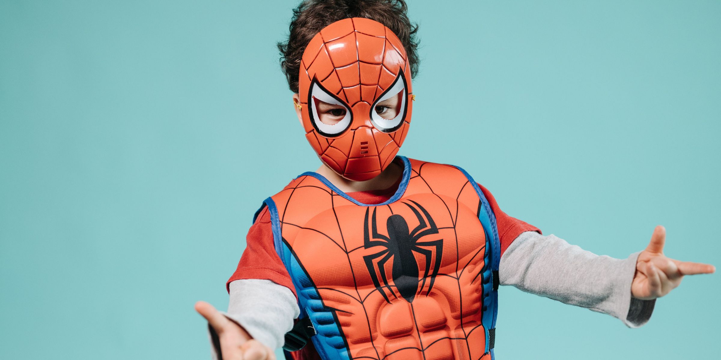 Un niño con un disfraz de Spider-Man | Fuente: Pexels