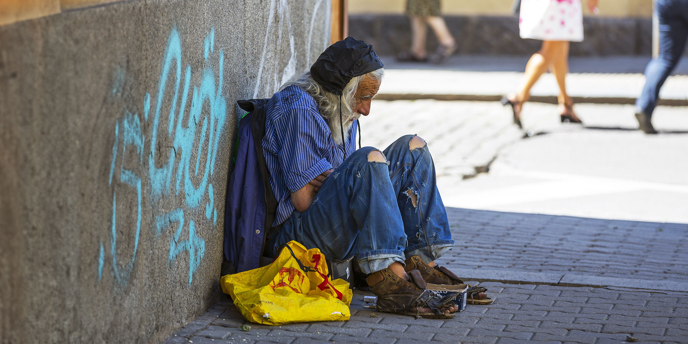 Vagabundo en la calle | Fuente: Shutterstock