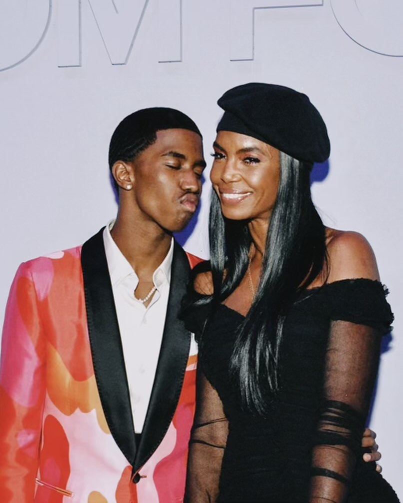 Christian Combs y Kim Porter posando para una foto, fechada en noviembre de 2023 | Fuente: Instagram/kingcombs