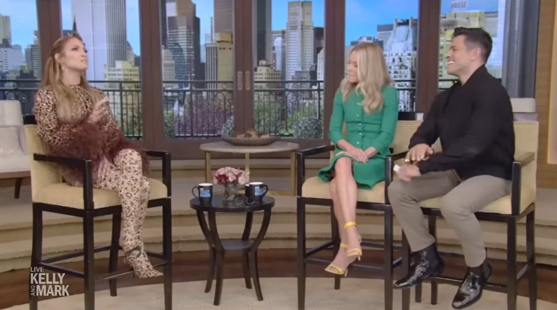 Entrevista de Jennifer Lopez en "Live with Kelly and Mark", publicada el 5 de mayo de 2023 | Fuente: YouTube/LiveKellyandMark