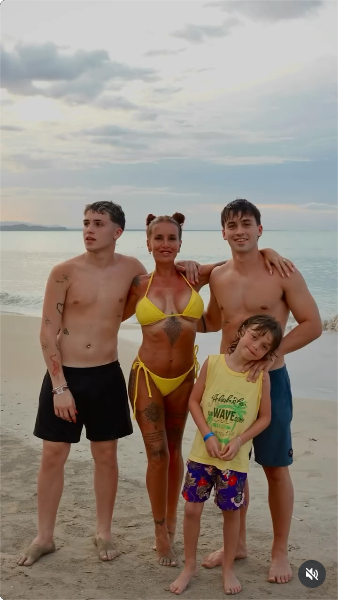 Florencia Peña compartió varias imágenes familiares para festejar el cumpleaños número 9 de su hijo Felipe | Fuente: Instagram/flor_de_p