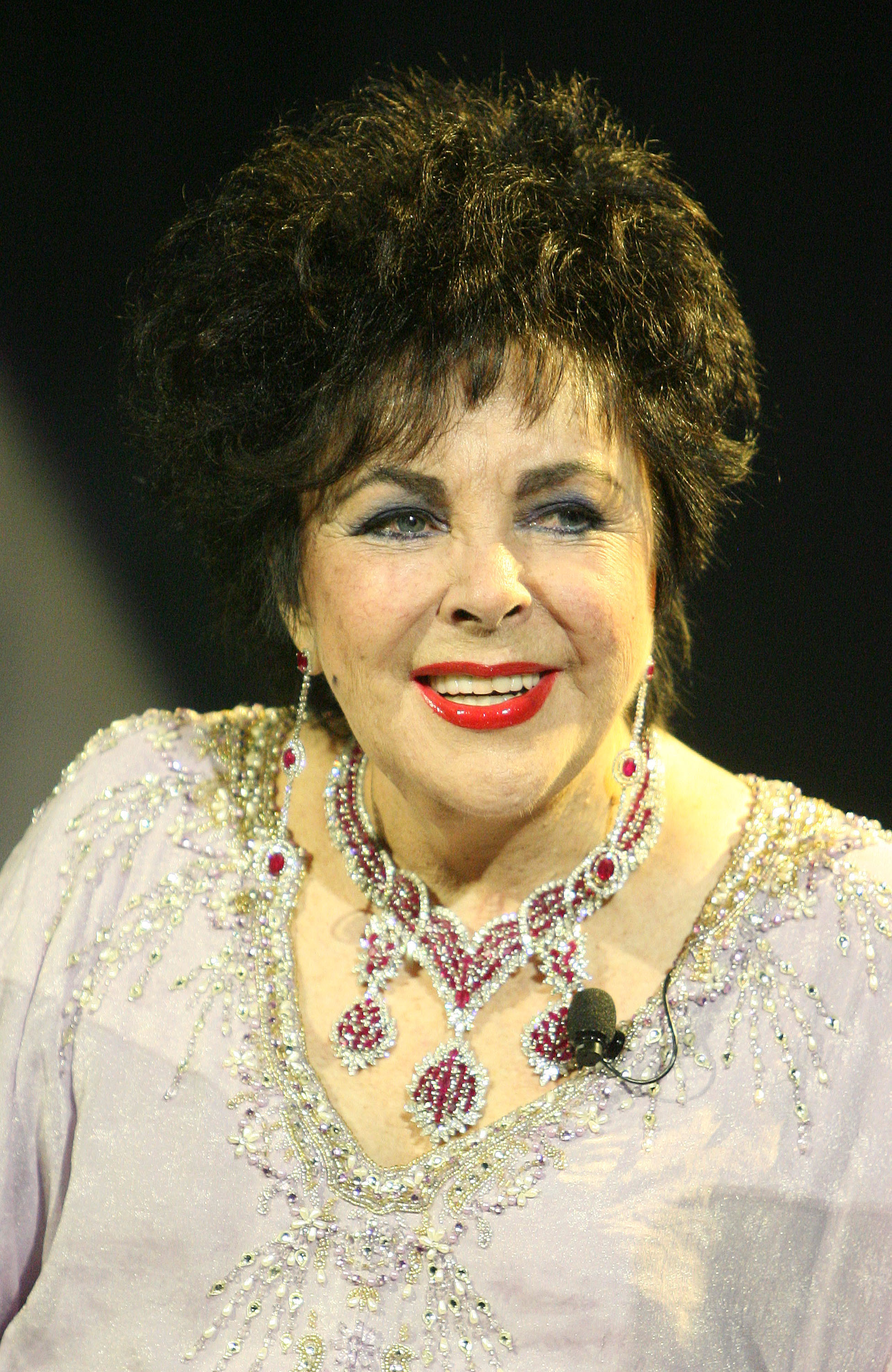 Elizabeth Taylor en la Gala Macy's Passport 2006 el 28 de septiembre de 2006 | Fuente: Getty Images