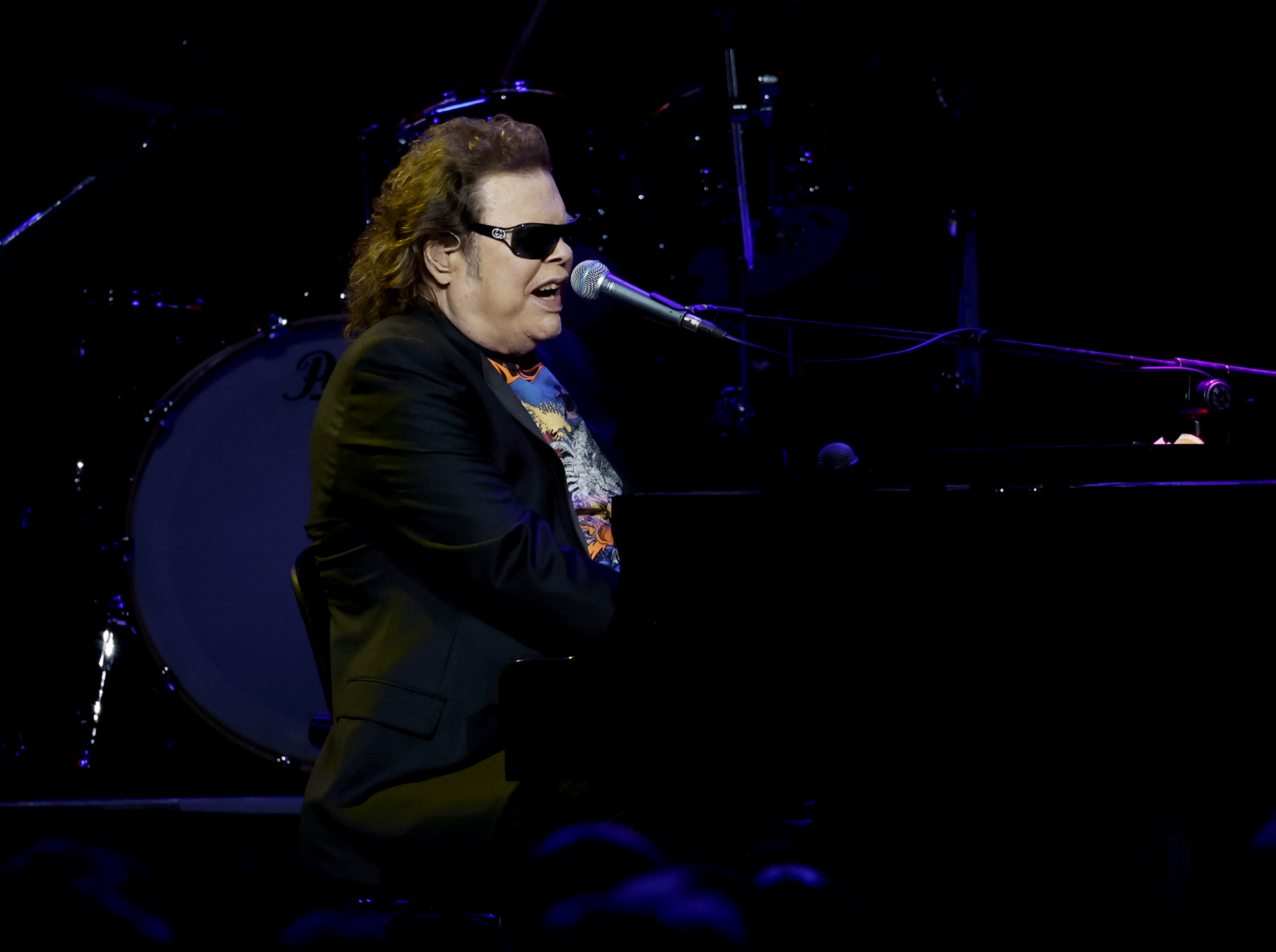 Ronnie Milsap durante su último concierto en Nashville, en el Bridgestone Arena. | Fuente: Getty Images