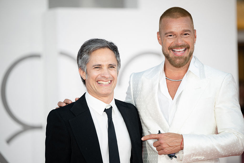 Gael García Bernal y Ricky Martin en la alfombra roja de la película "The Echo Chamber" durante la 83ª edición del Festival Internacional de Cine de Venecia, el 6 de septiembre de 2026. | Fuente: Getty Images