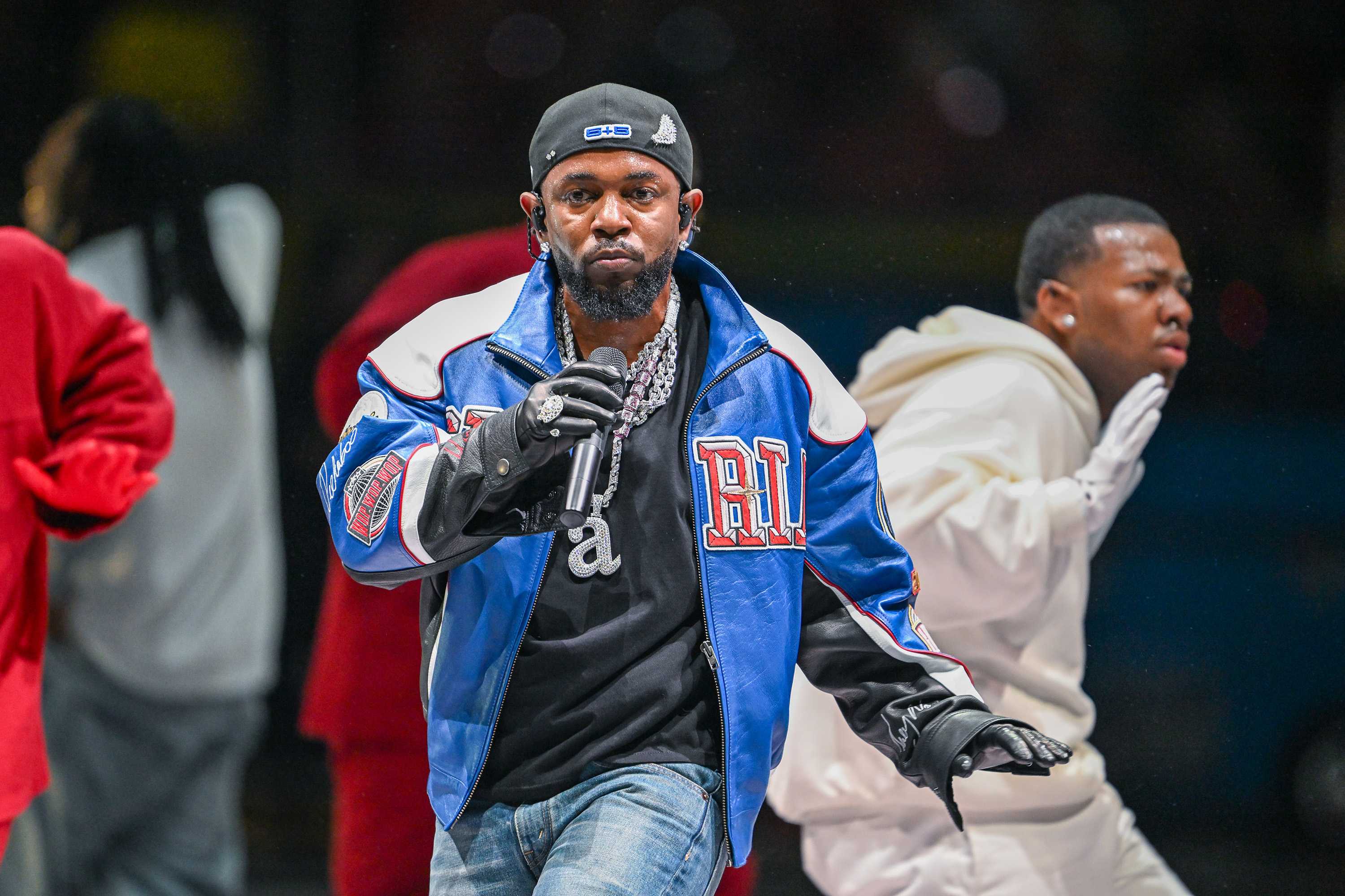 Kendrick Lamar actúa en el espectáculo del descanso de la Super Bowl LIX el 9 de febrero de 2025, en Nueva Orleans, Luisiana. | Fuente: Getty Images