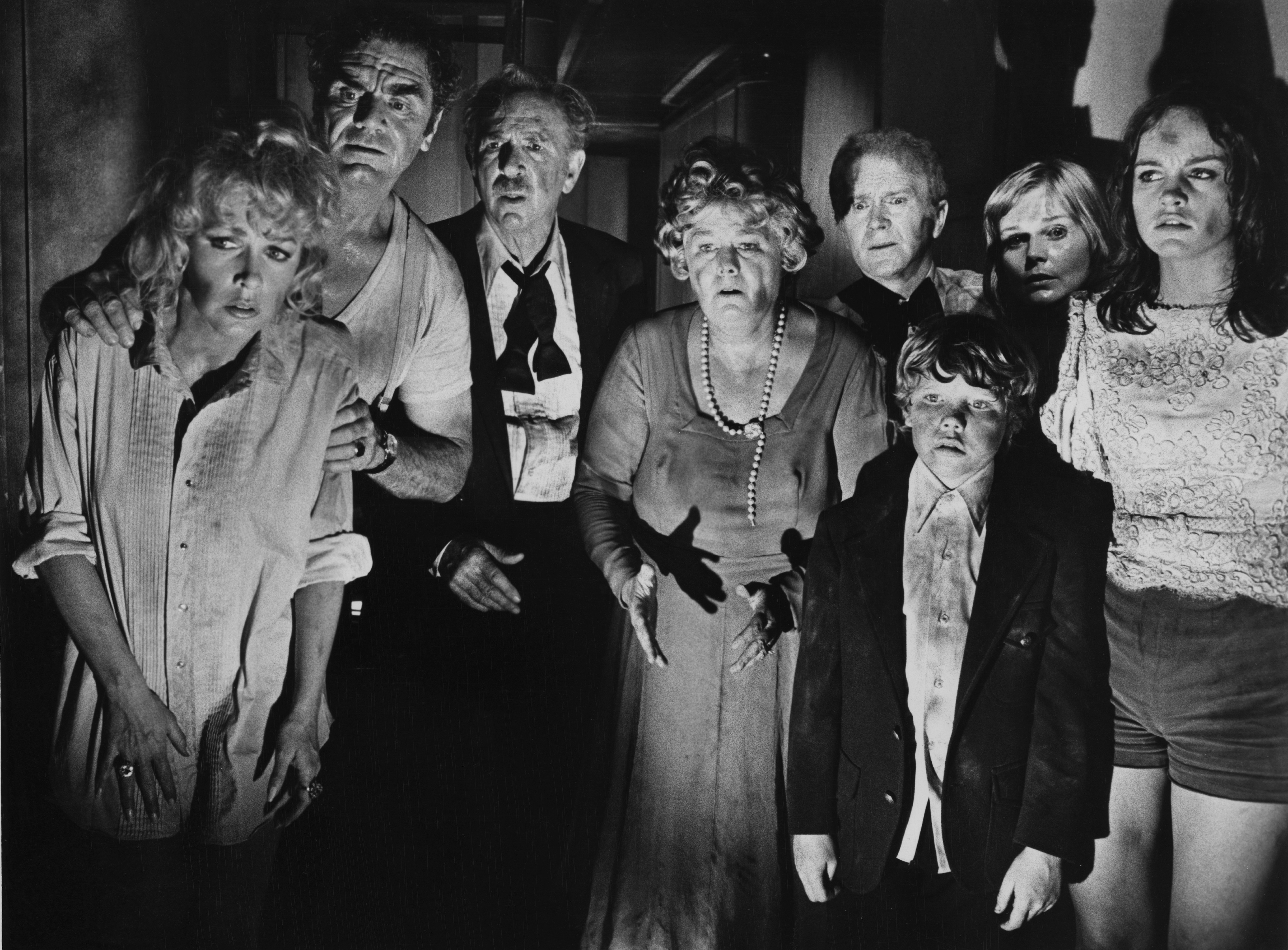 Parte del elenco de "The Poseidon Adventure" fotografiado en 1972 | Fuente: Getty Images