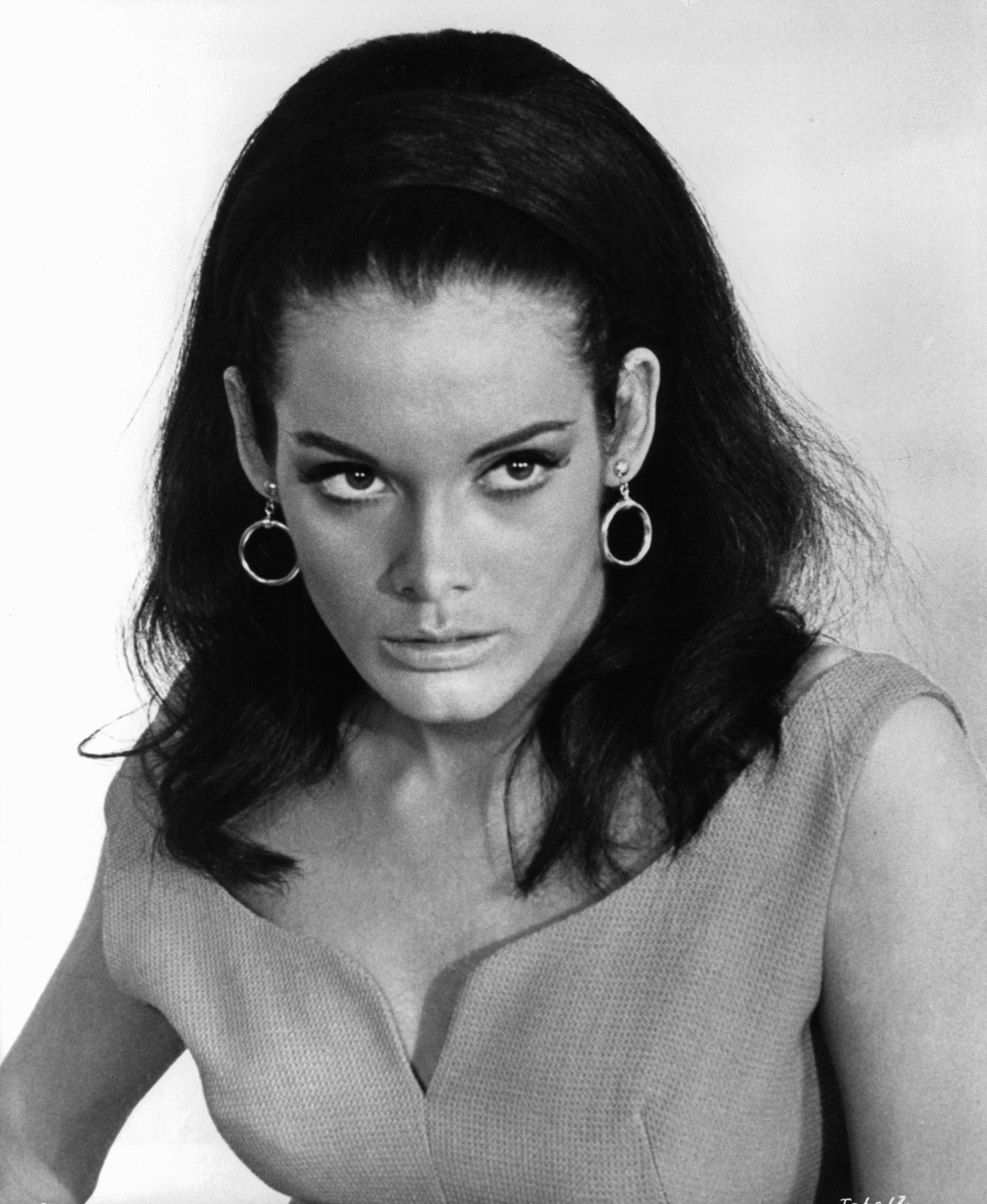 Martine Beswick en una escena de la película "Thunderball" en 1965. | Fuente: Getty Images