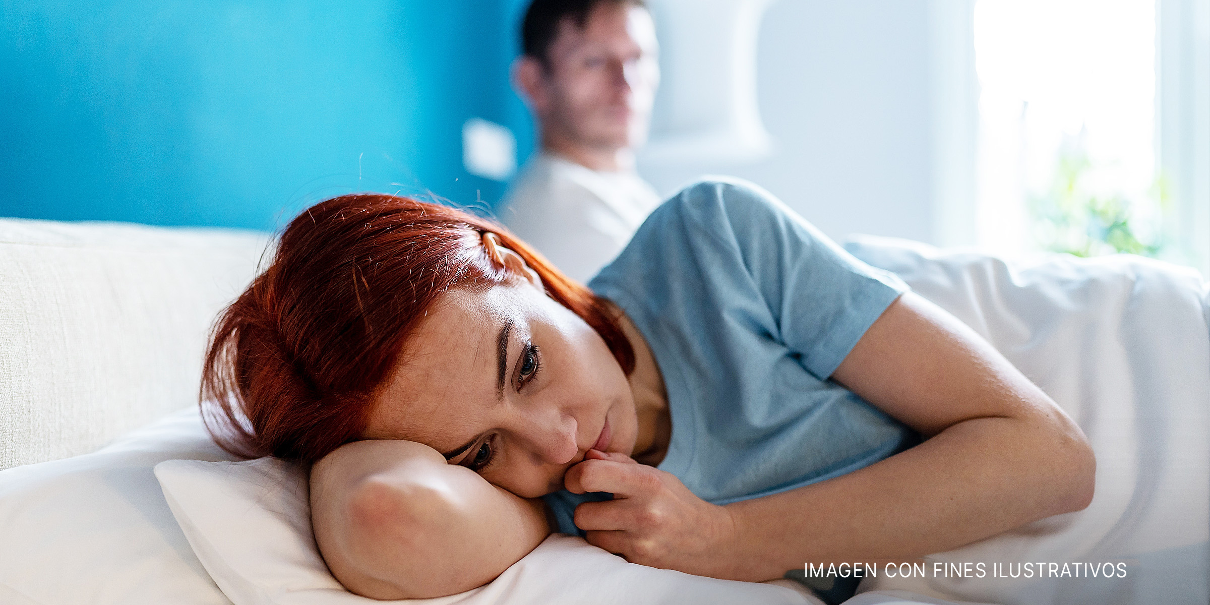 Pareja molesta en la cama | Foto: Shutterstock